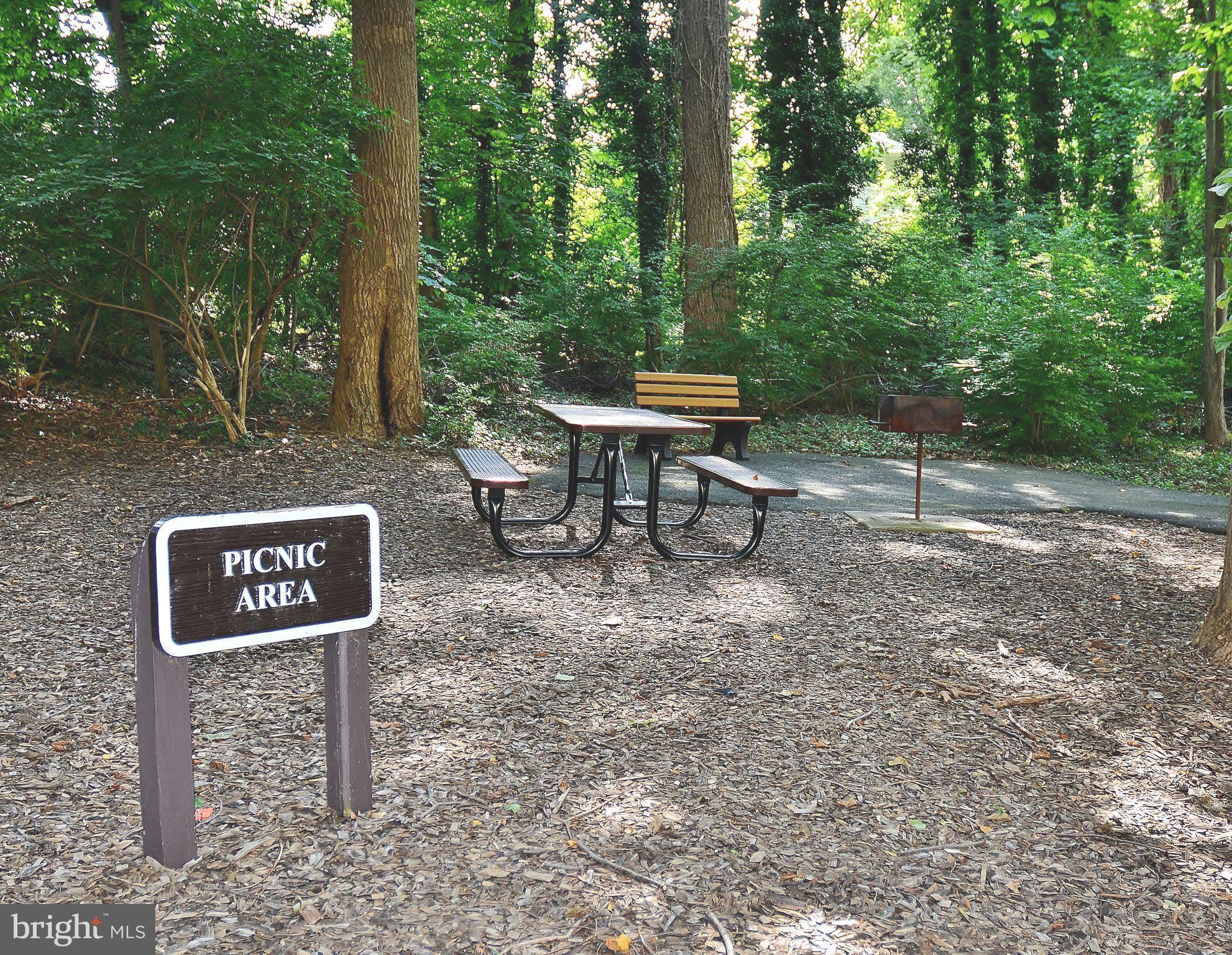 PROMENADE TOWERS - Residential