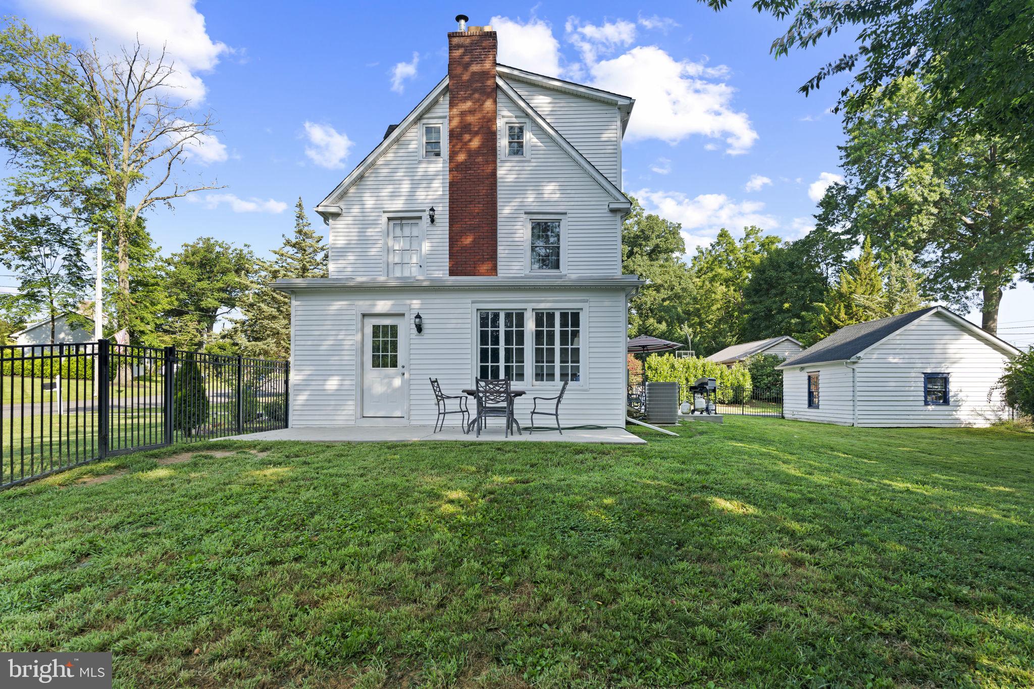 CRESTMONT FARMS - Residential