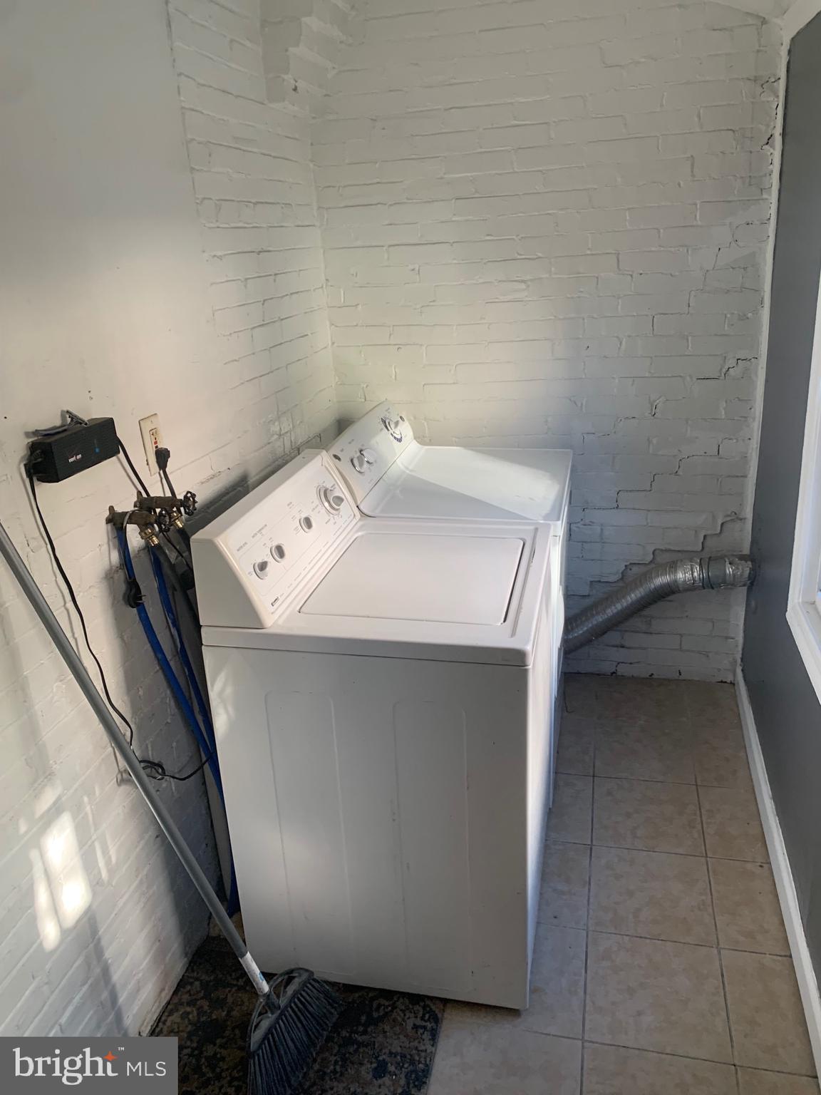 PHILADELPHIA (SOUTHWEST) - Residential Lease