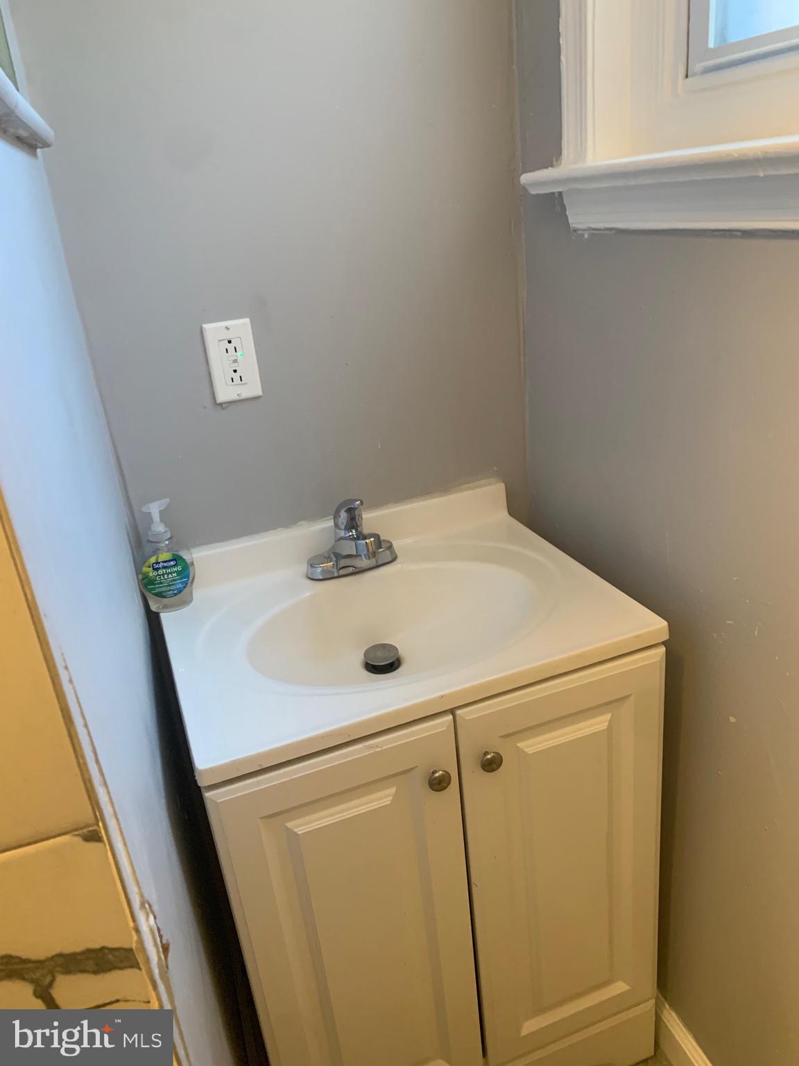 PHILADELPHIA (SOUTHWEST) - Residential Lease