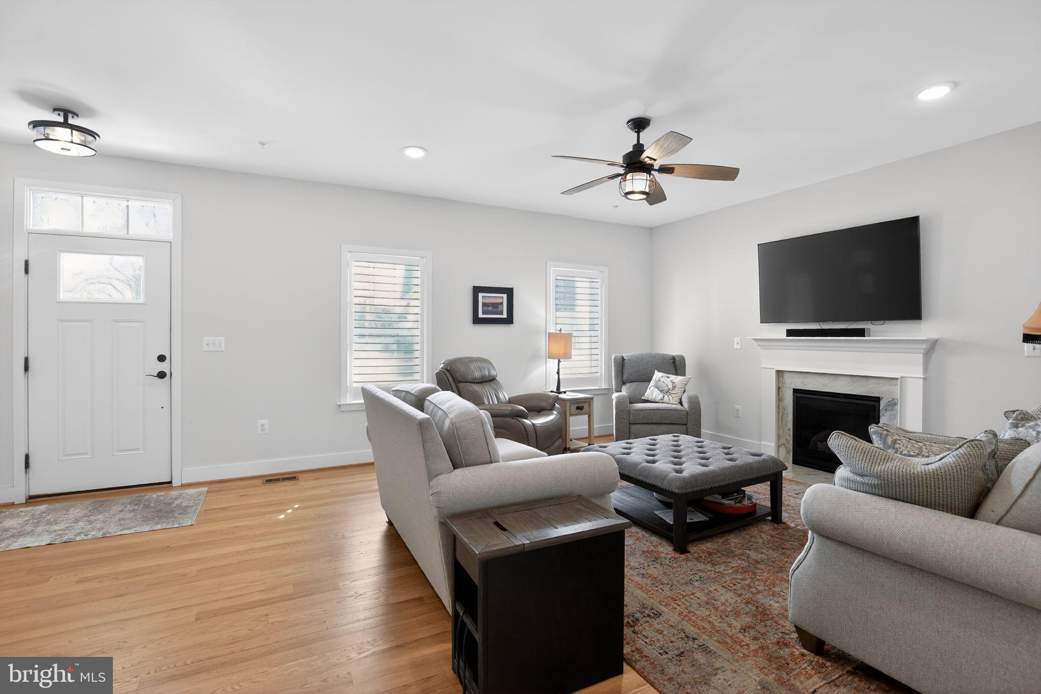 OWINGS BEACH - Residential