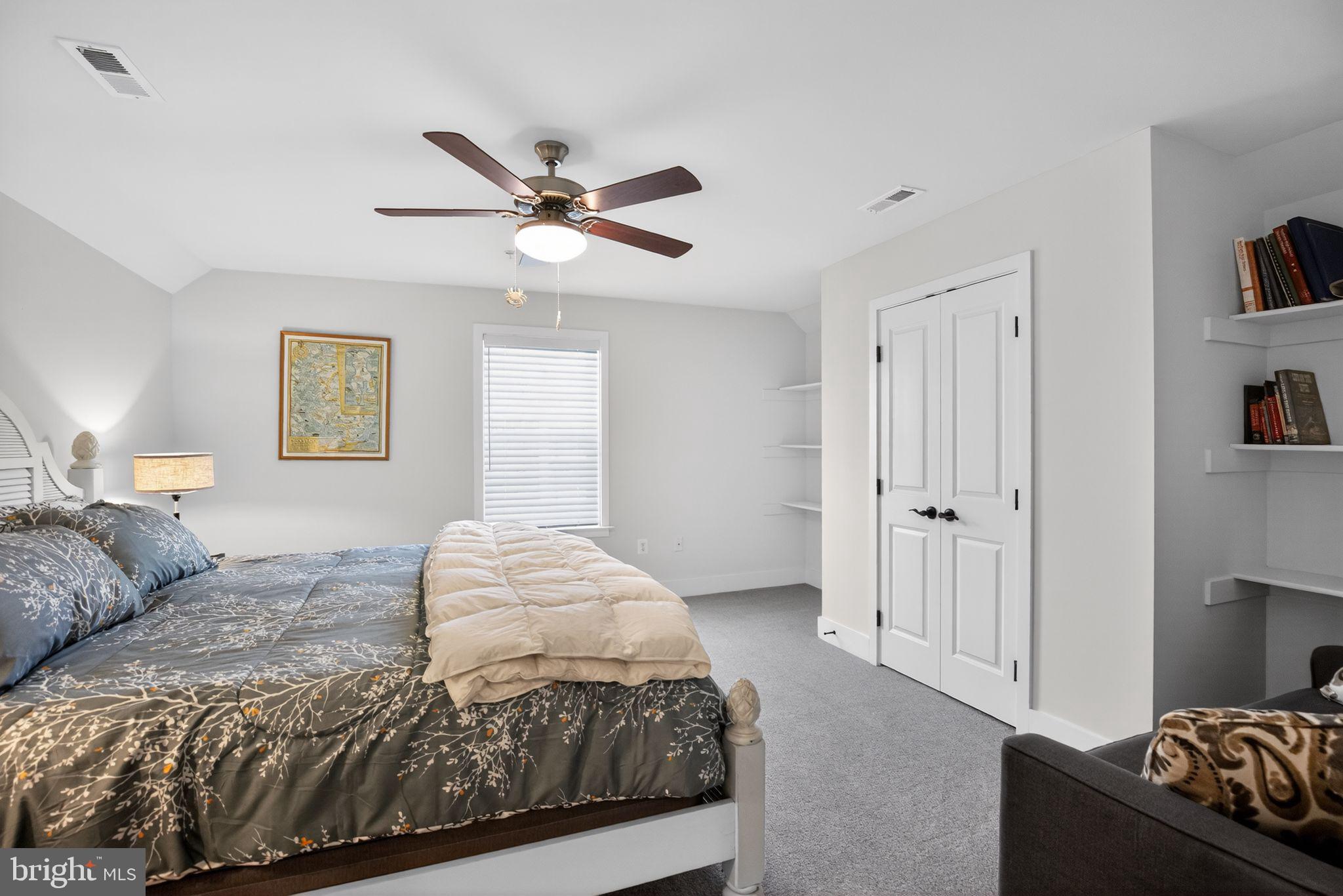 OWINGS BEACH - Residential