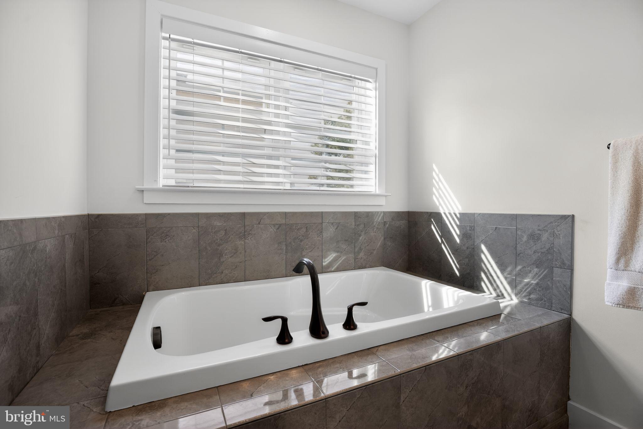 OWINGS BEACH - Residential