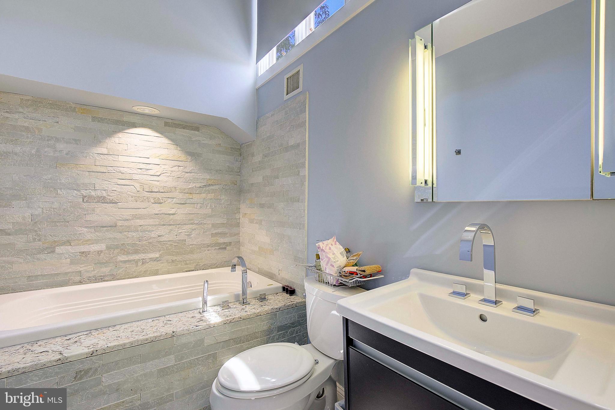 EASTPORT - Residential