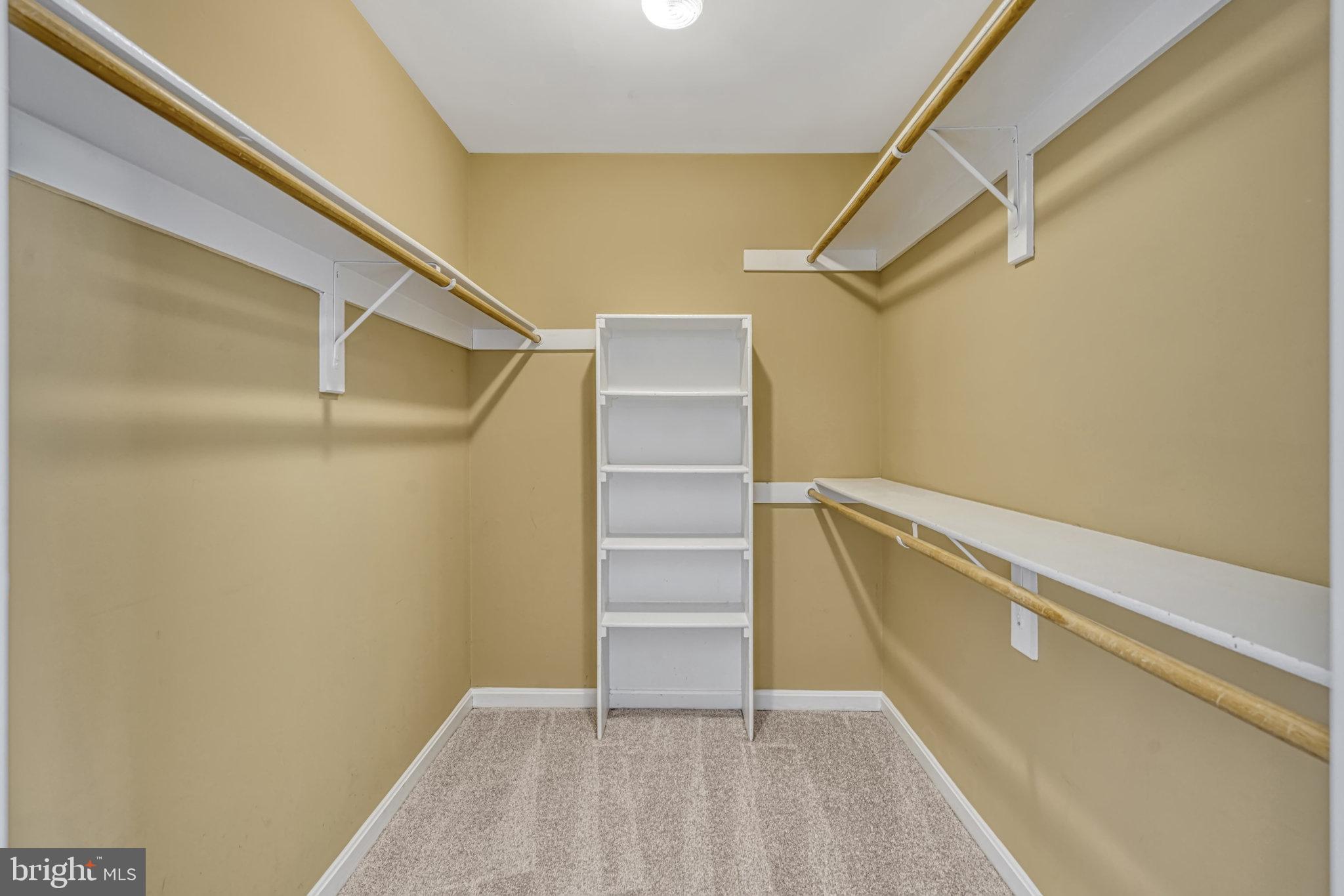 ASHBURN FARM - Residential