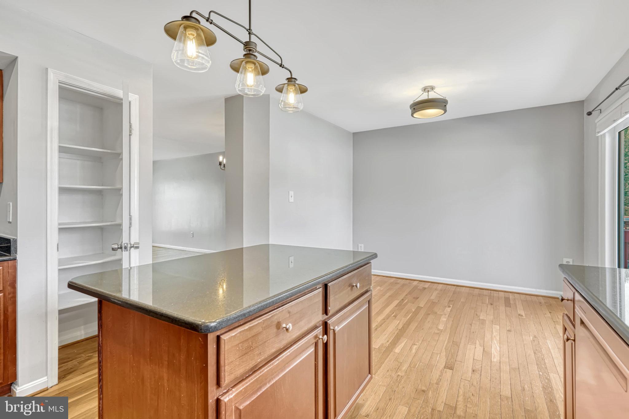 ASHBURN FARM - Residential