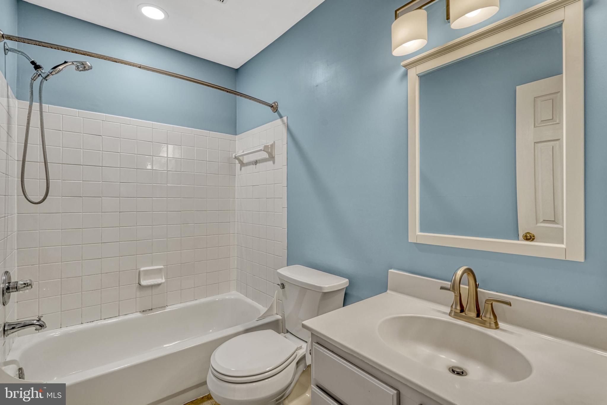 ASHBURN FARM - Residential