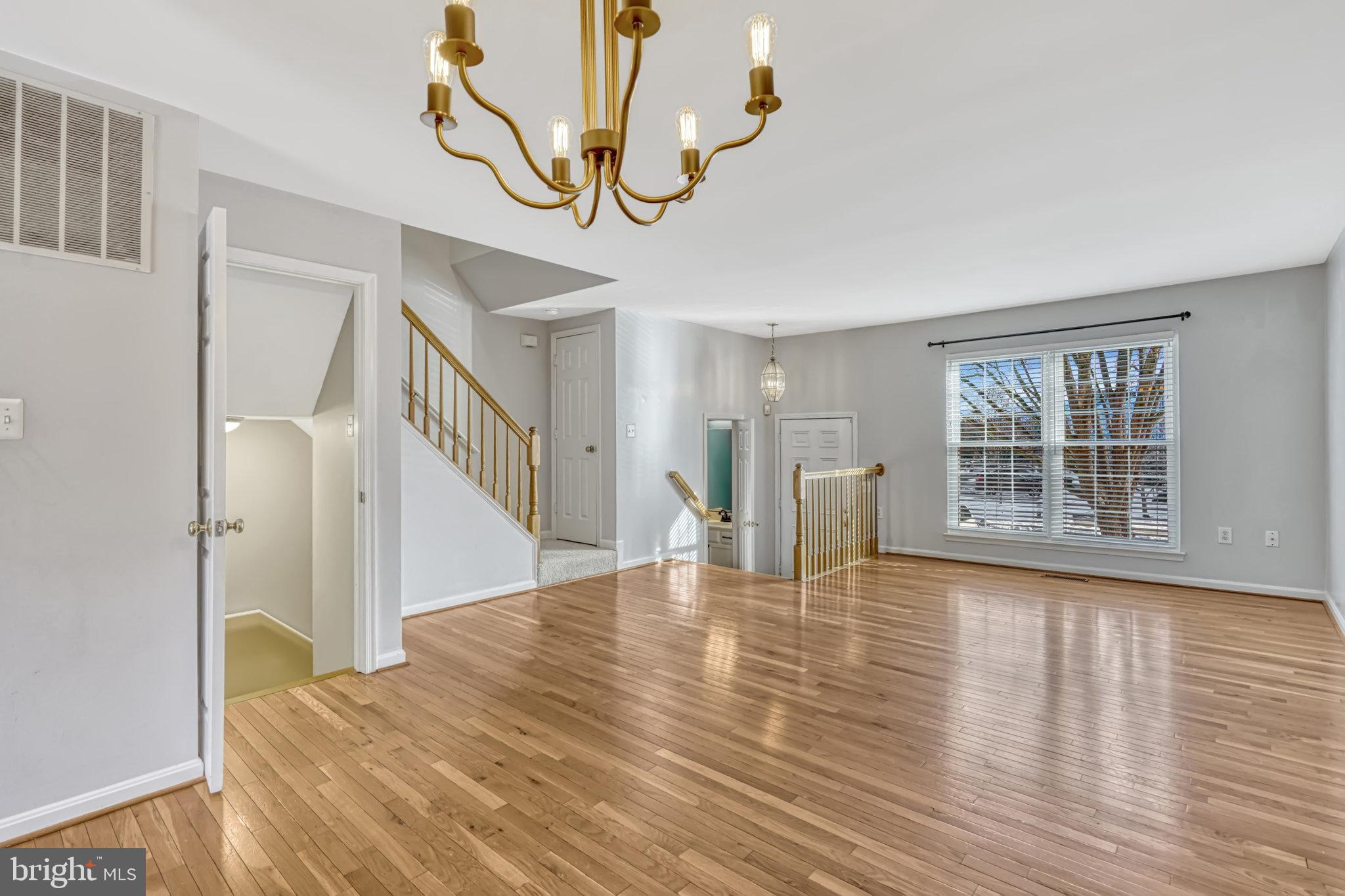 ASHBURN FARM - Residential