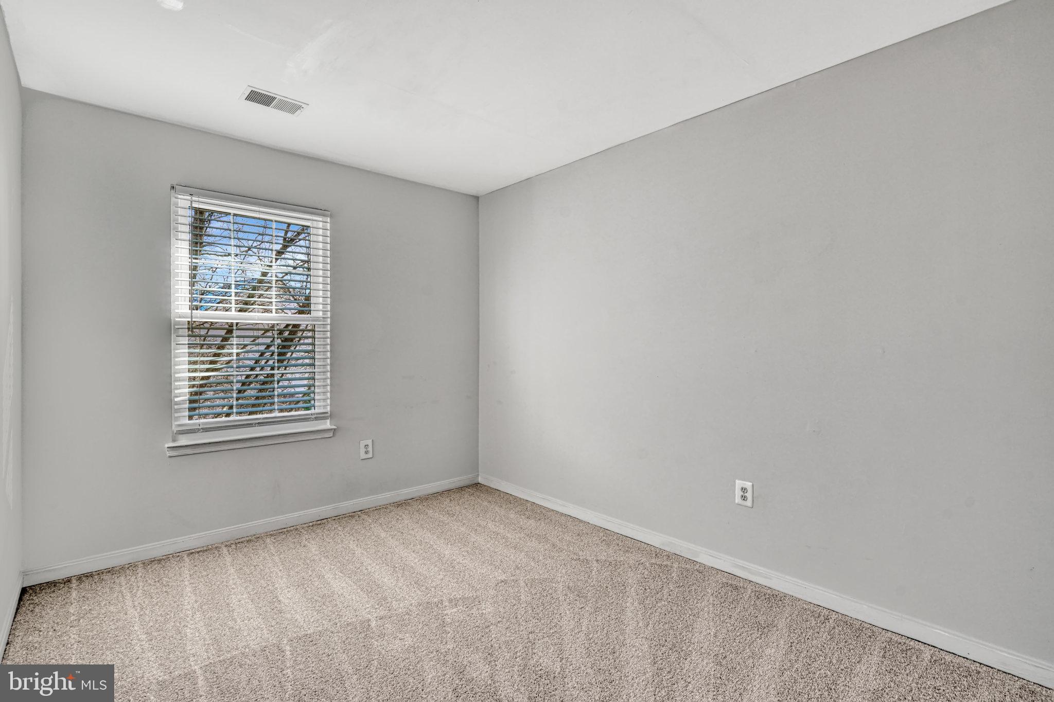 ASHBURN FARM - Residential