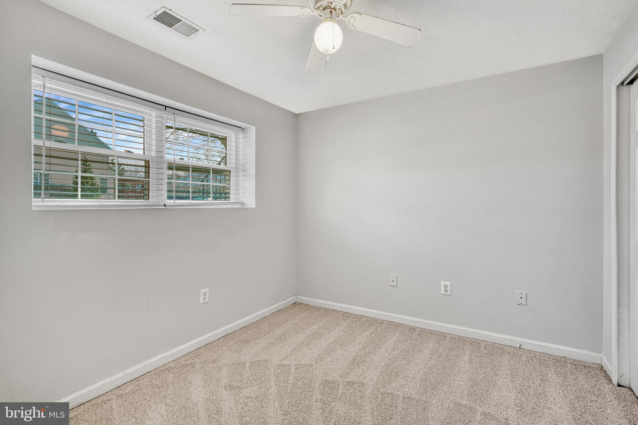 ASHBURN FARM - Residential