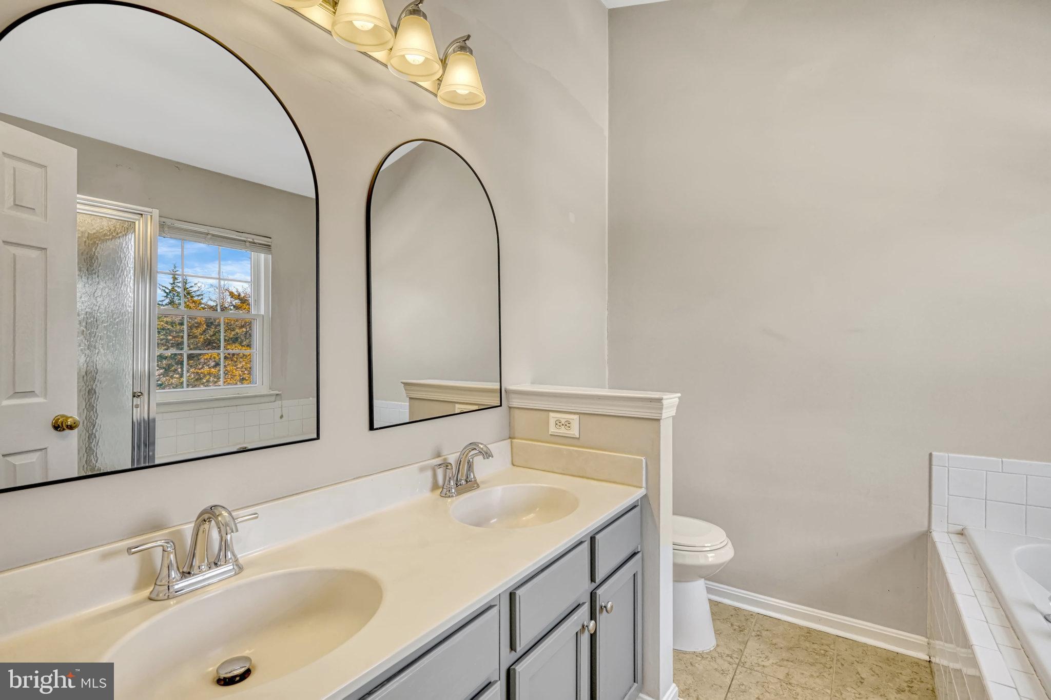 ASHBURN FARM - Residential