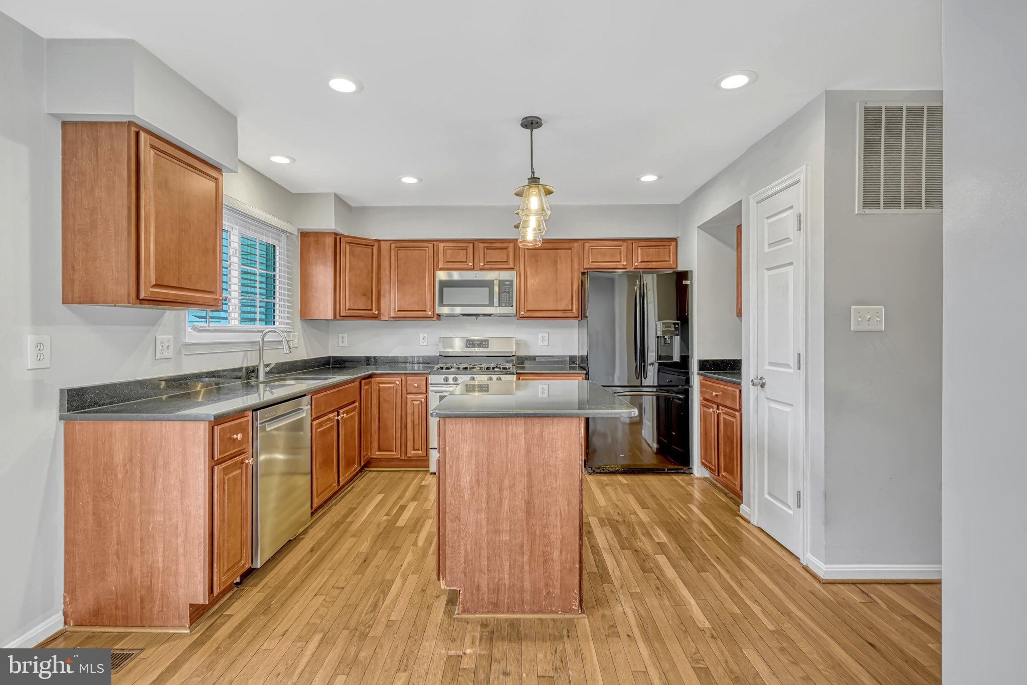 ASHBURN FARM - Residential