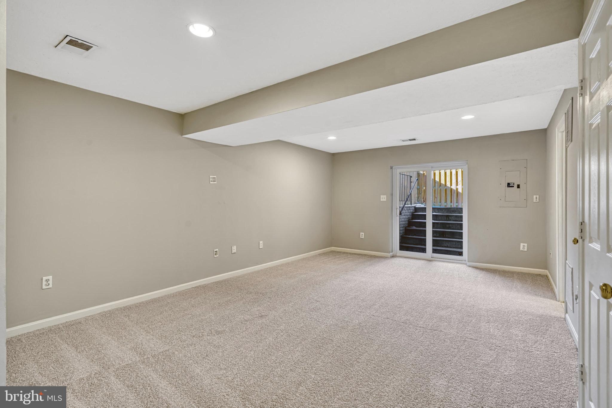 ASHBURN FARM - Residential