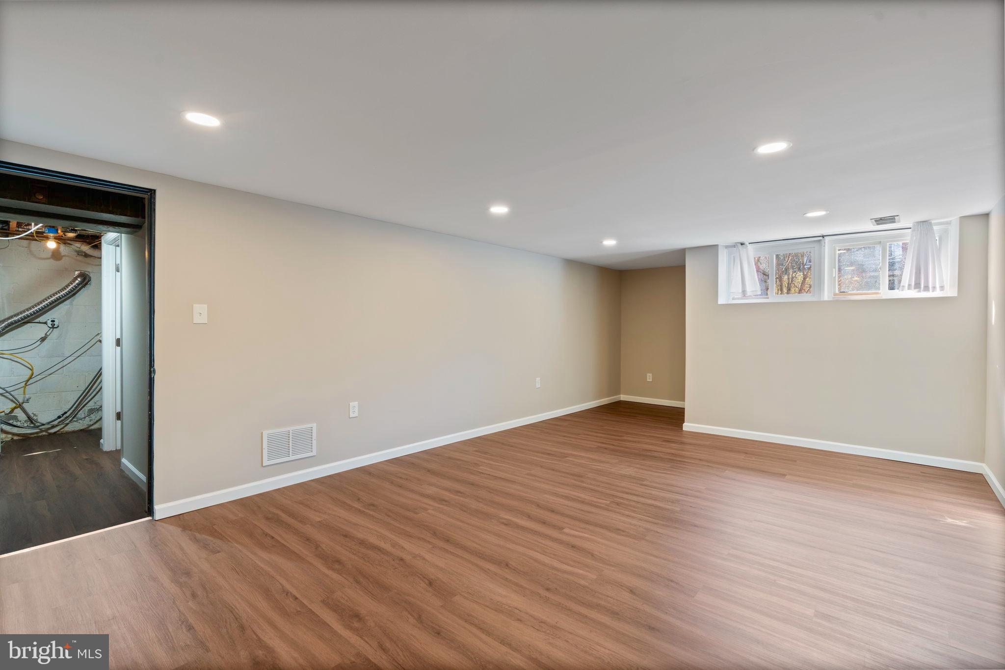 GLENMONT - Residential