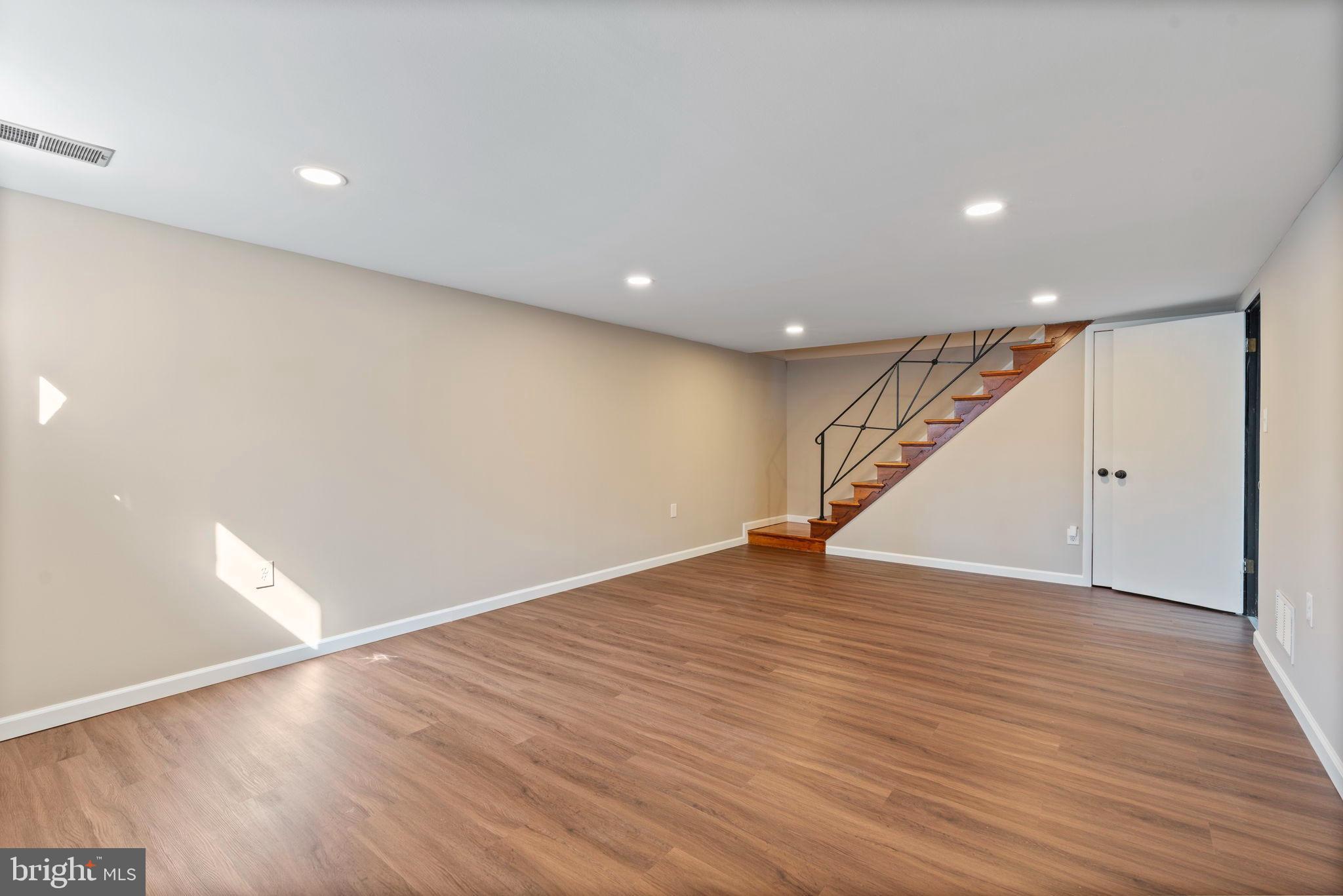 GLENMONT - Residential