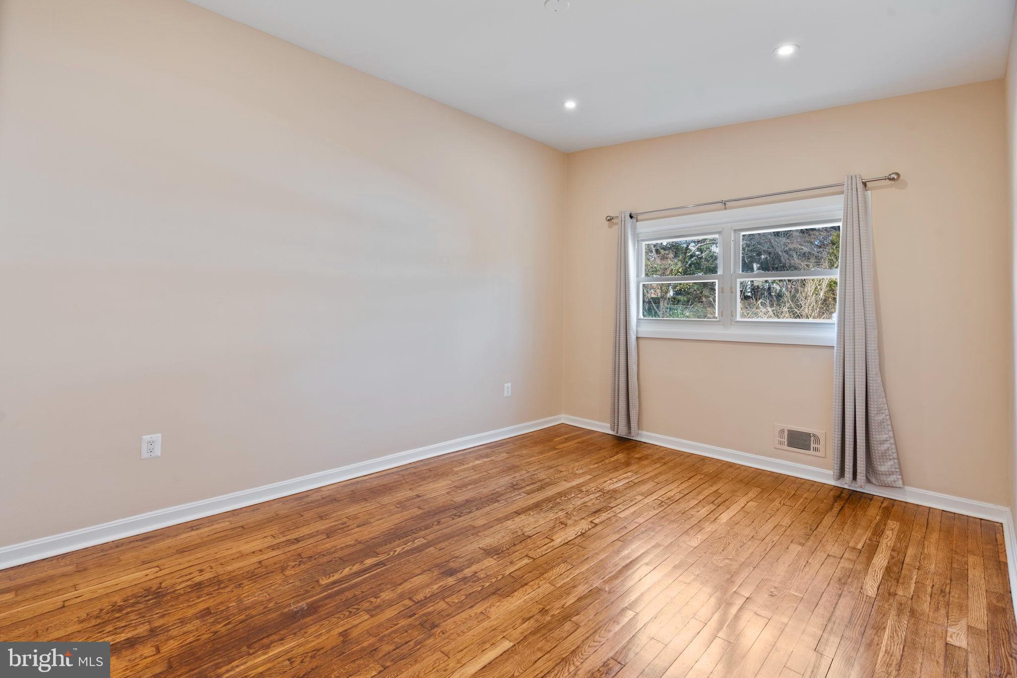 GLENMONT - Residential