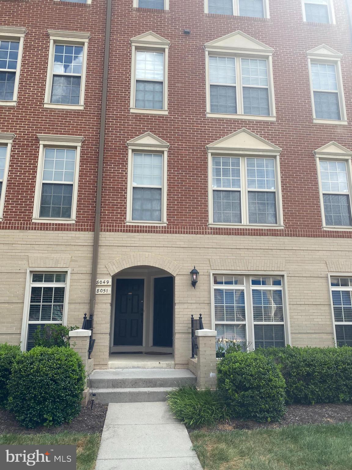 MADISON CRESCENT CONDOMINIUM - Residential Lease