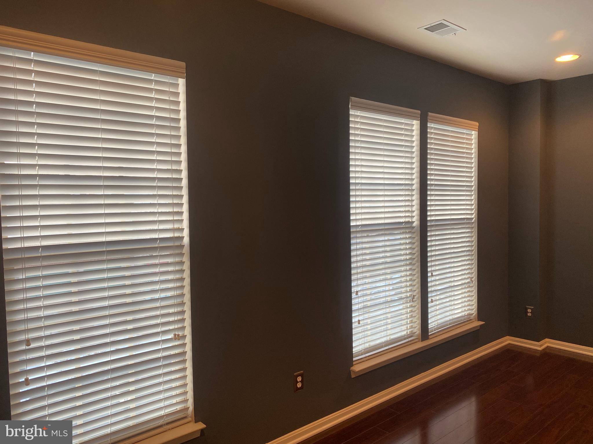 MADISON CRESCENT CONDOMINIUM - Residential Lease