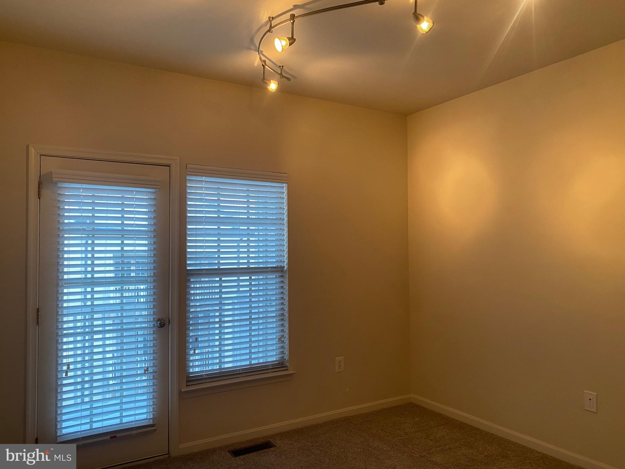 MADISON CRESCENT CONDOMINIUM - Residential Lease