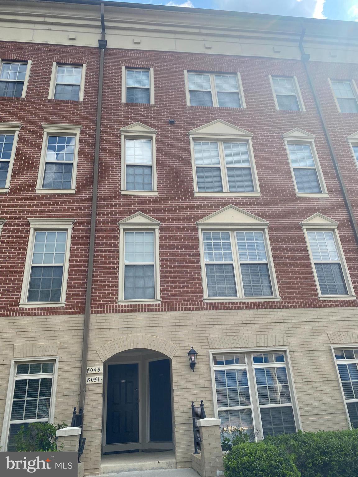 MADISON CRESCENT CONDOMINIUM - Residential Lease