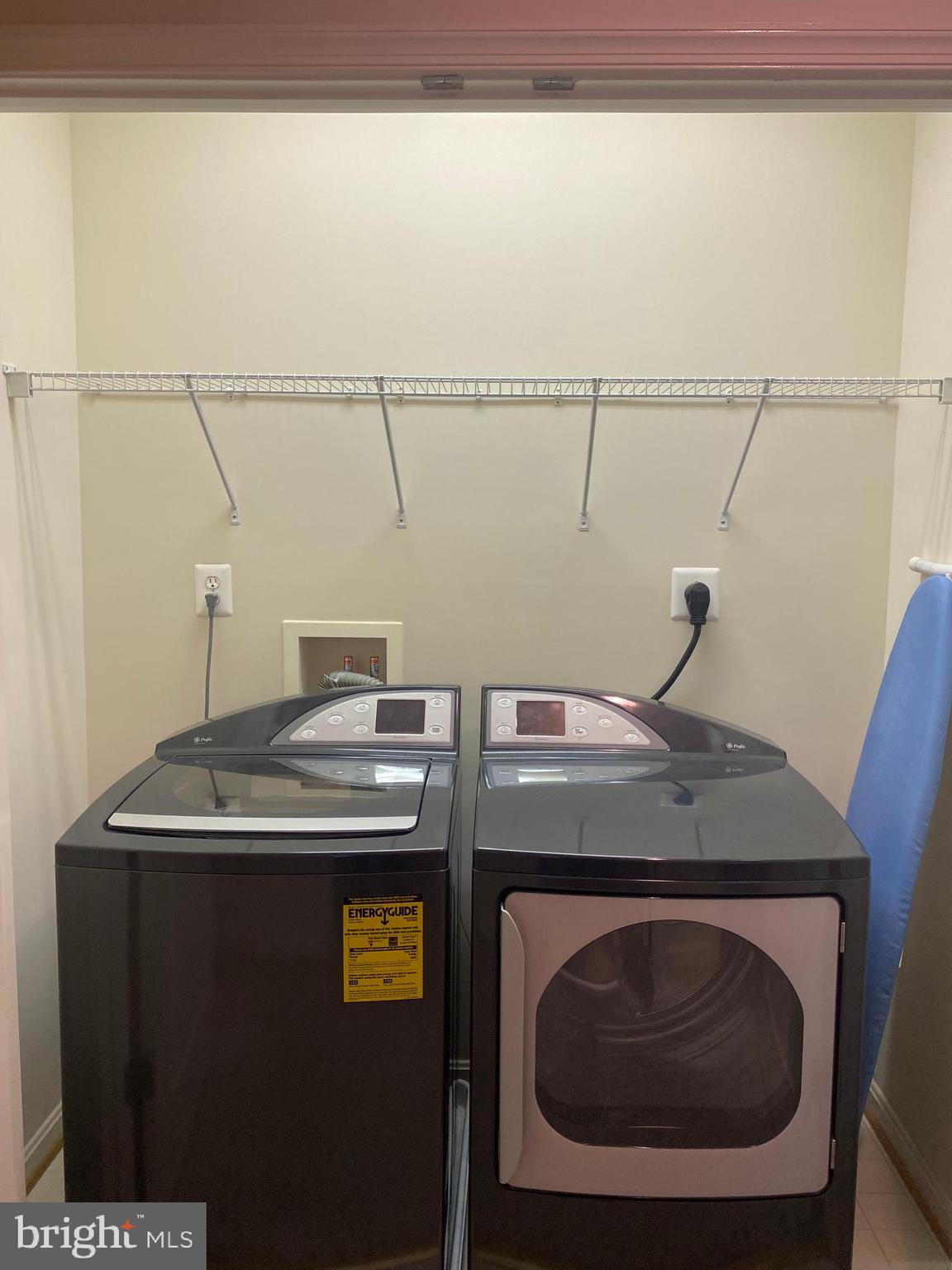 MADISON CRESCENT CONDOMINIUM - Residential Lease