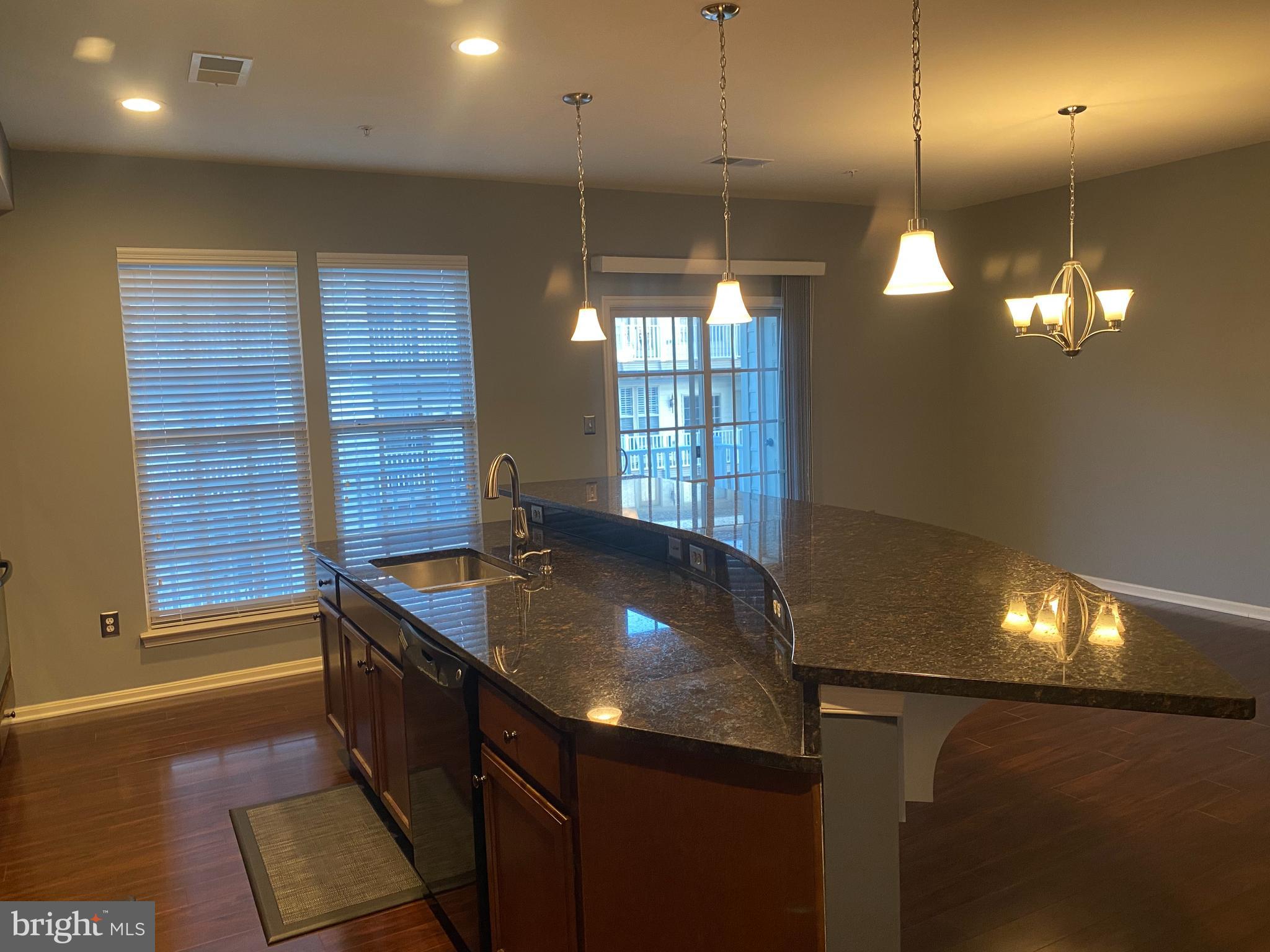 MADISON CRESCENT CONDOMINIUM - Residential Lease