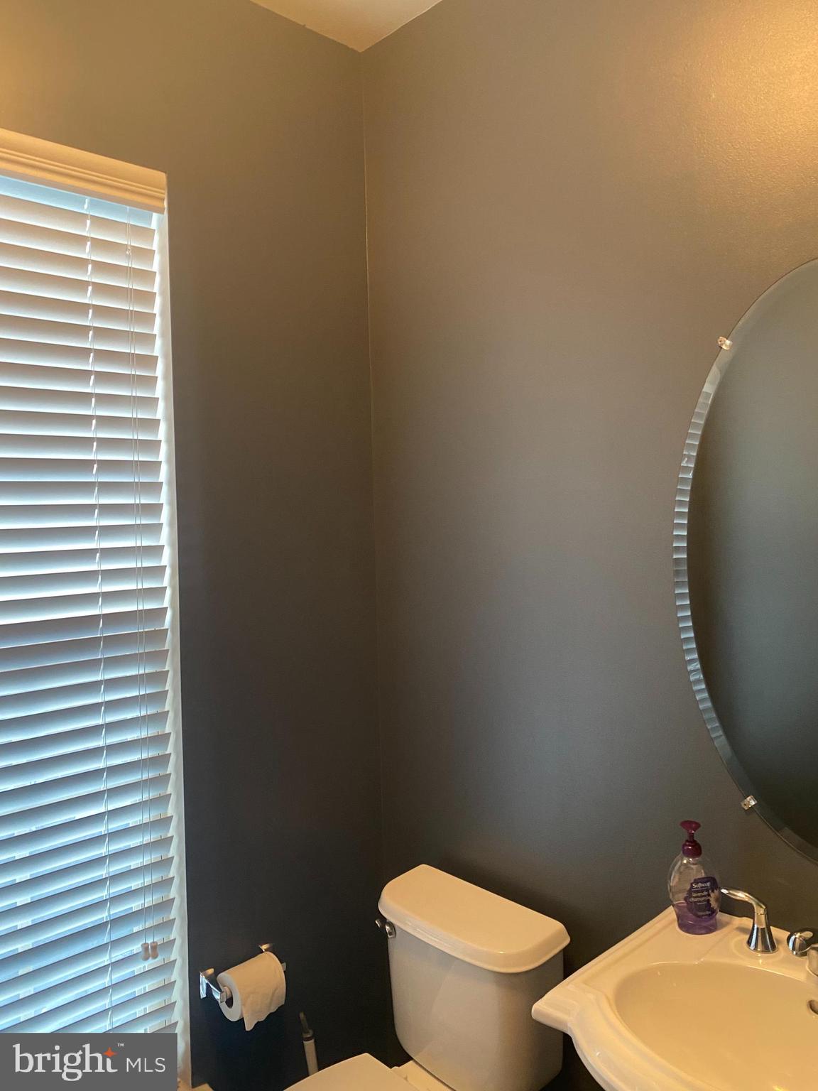 MADISON CRESCENT CONDOMINIUM - Residential Lease