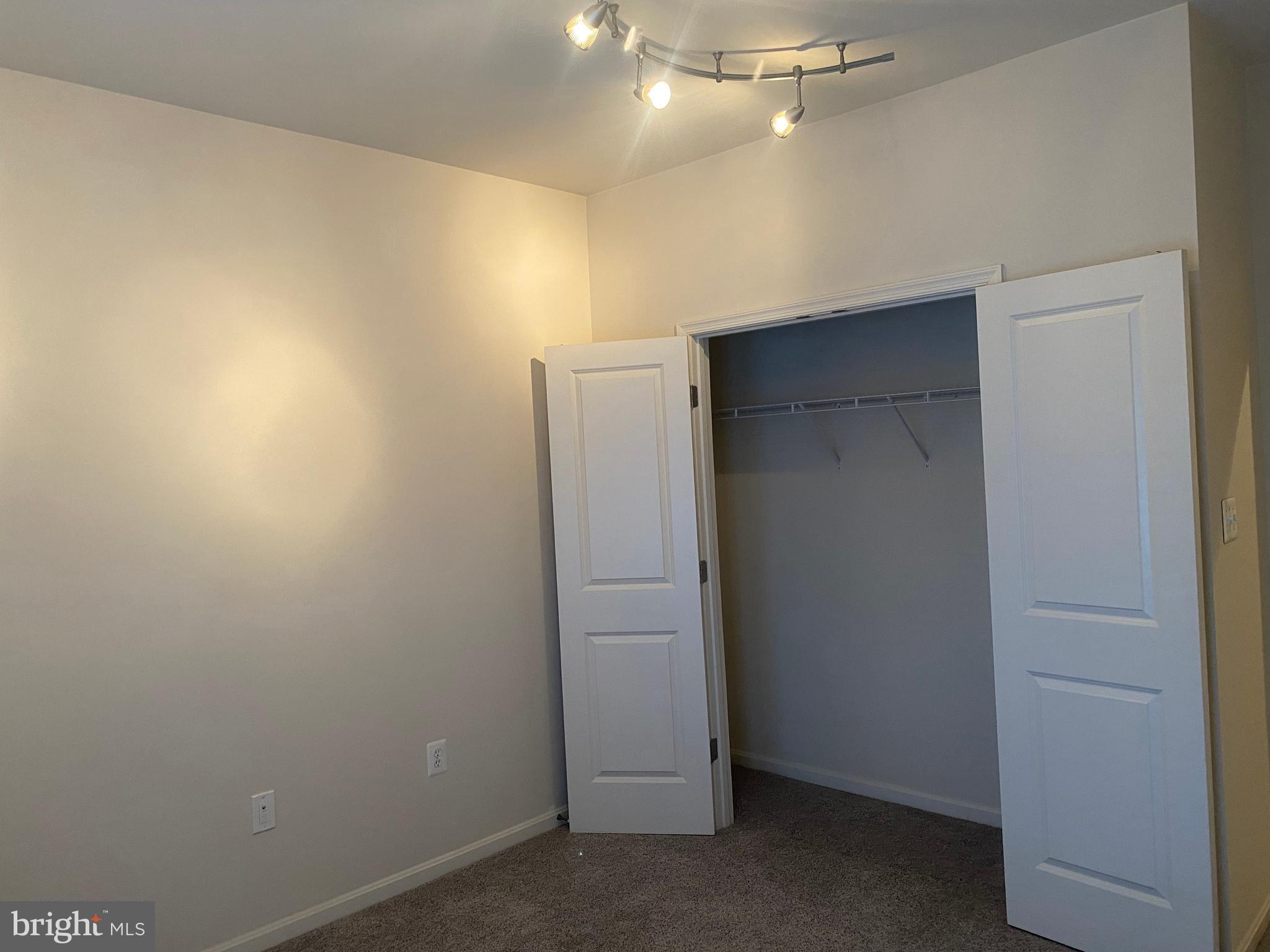 MADISON CRESCENT CONDOMINIUM - Residential Lease