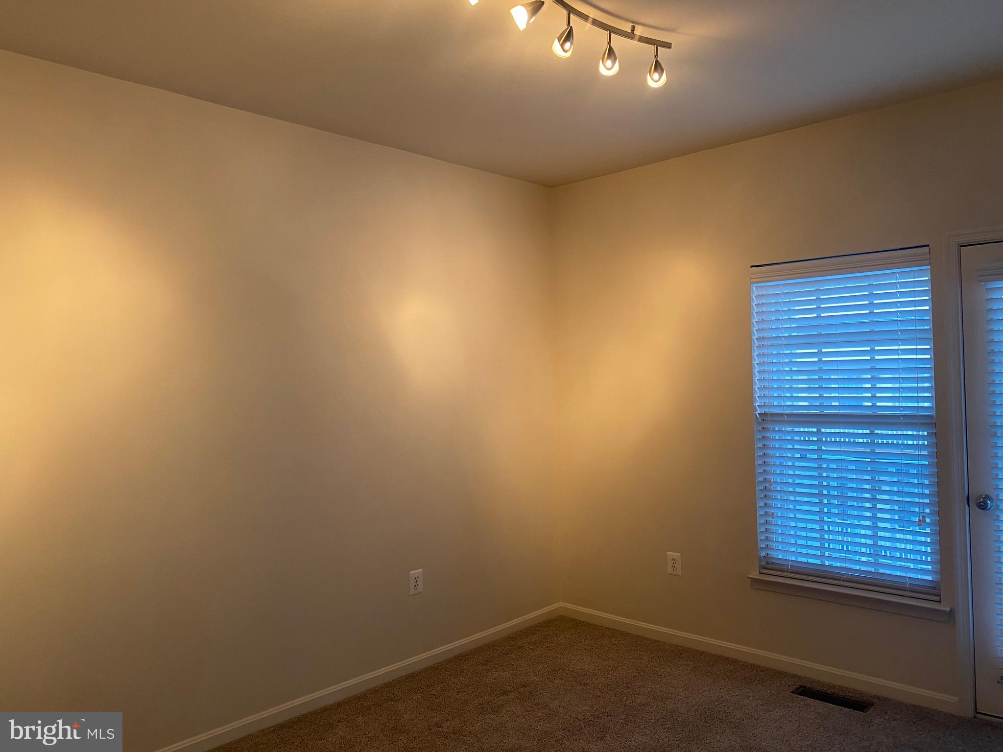 MADISON CRESCENT CONDOMINIUM - Residential Lease