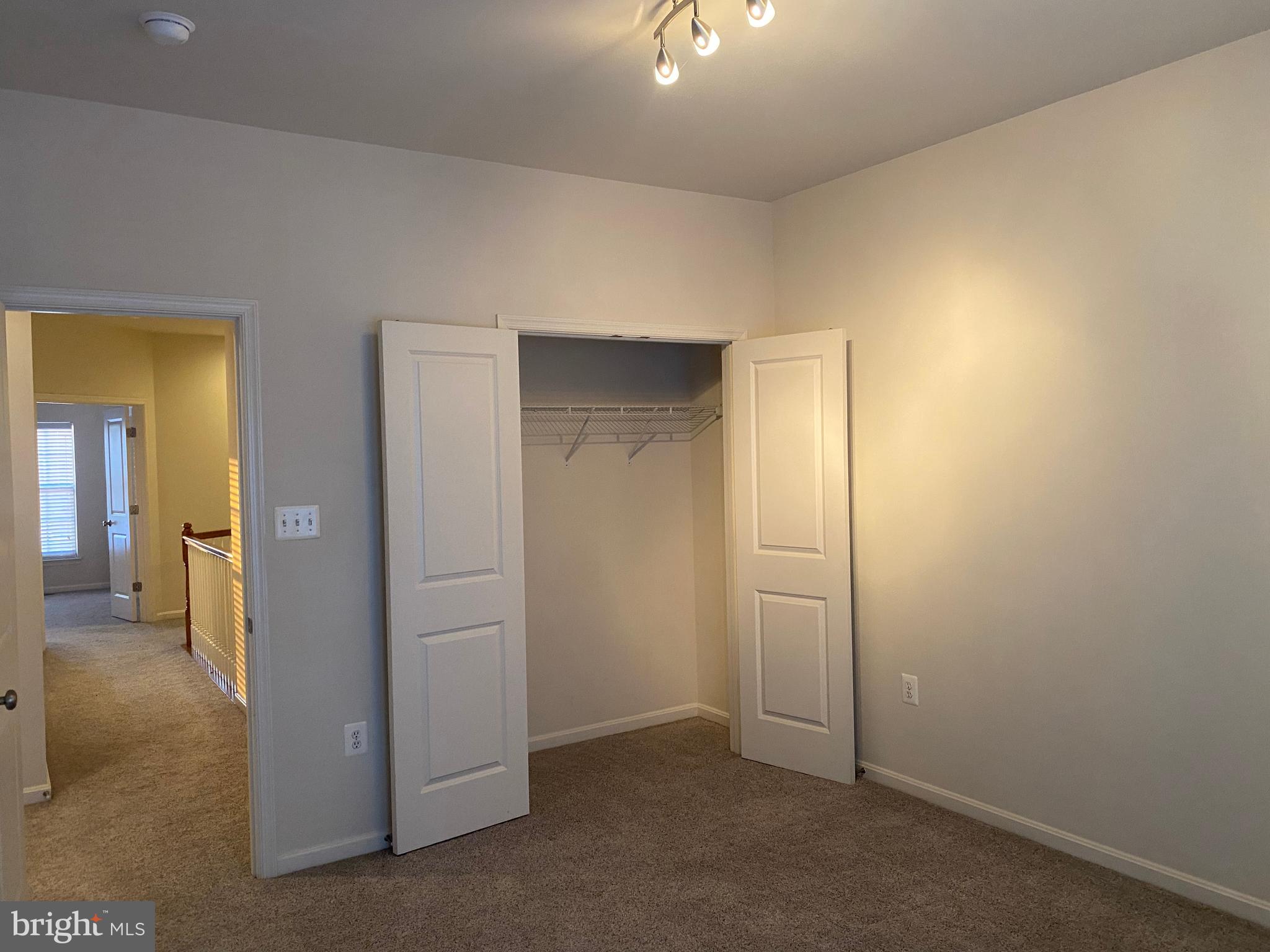 MADISON CRESCENT CONDOMINIUM - Residential Lease