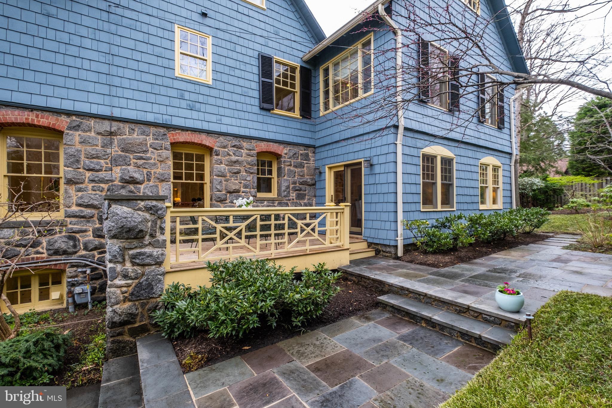 FOREST HILLS - Residential