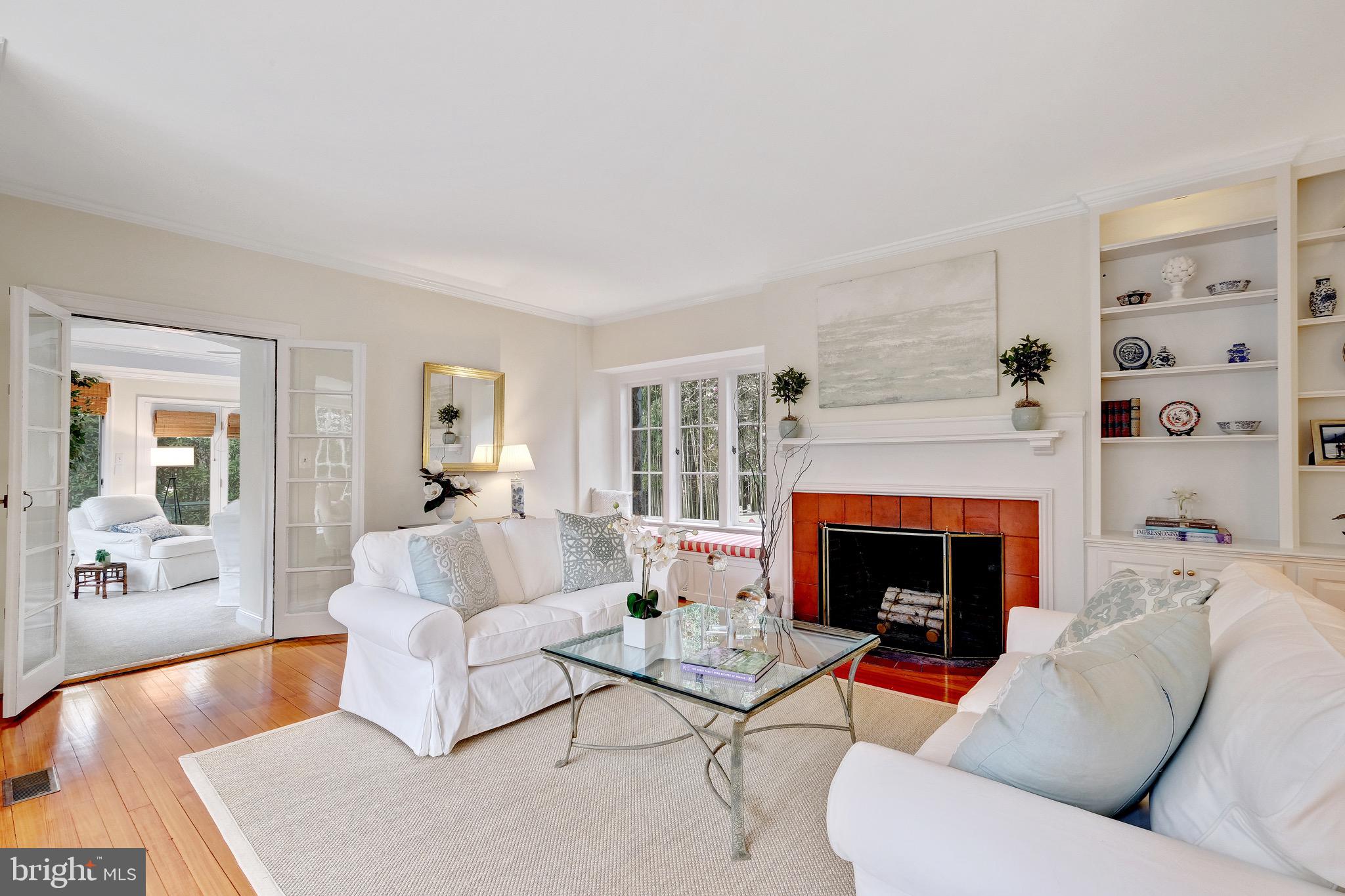 FOREST HILLS - Residential