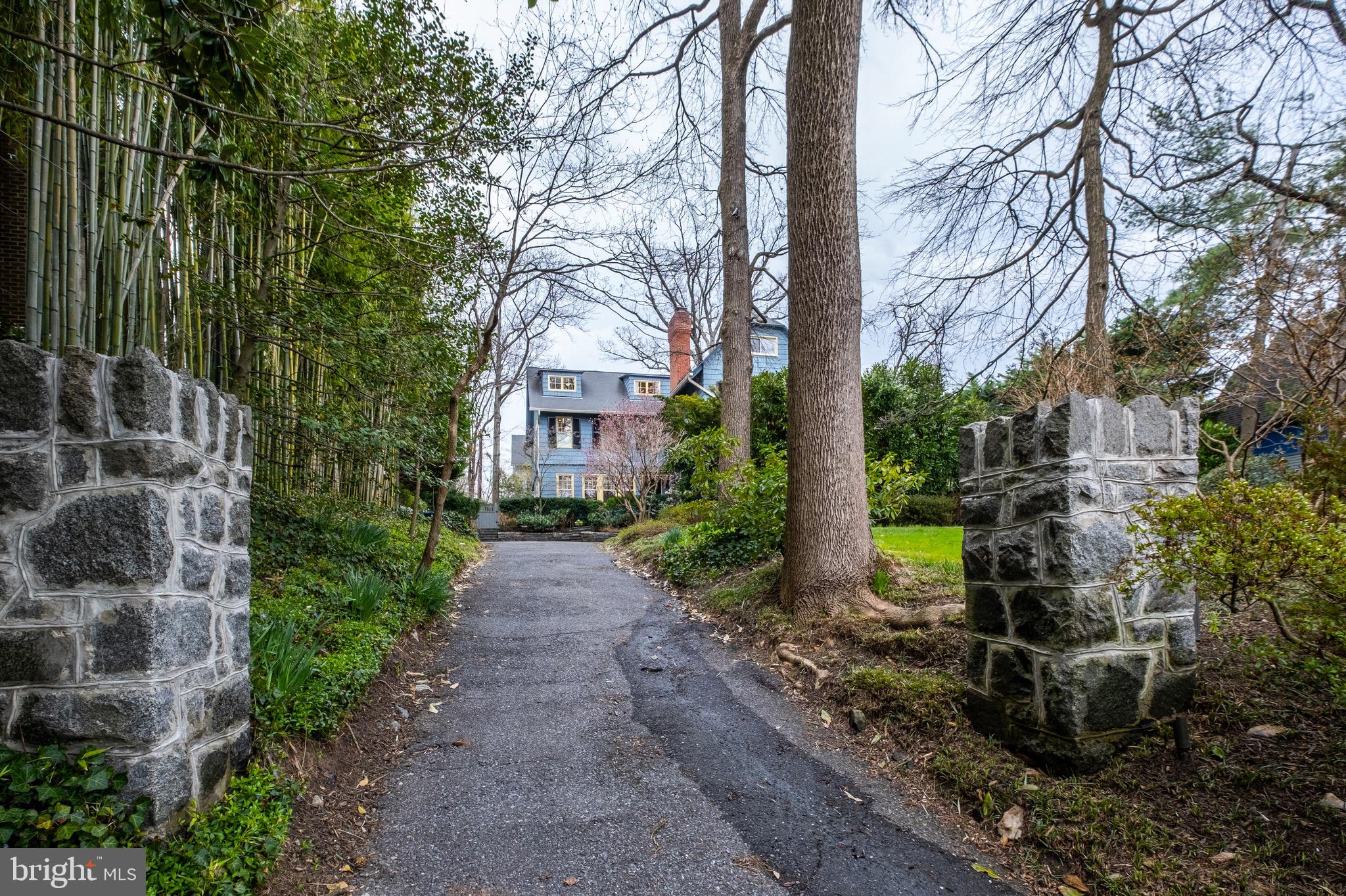 FOREST HILLS - Residential