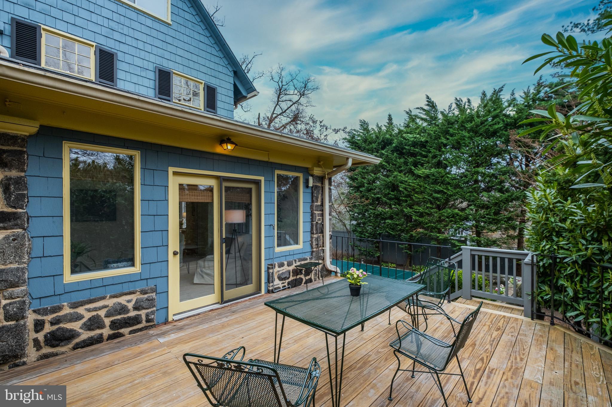 FOREST HILLS - Residential