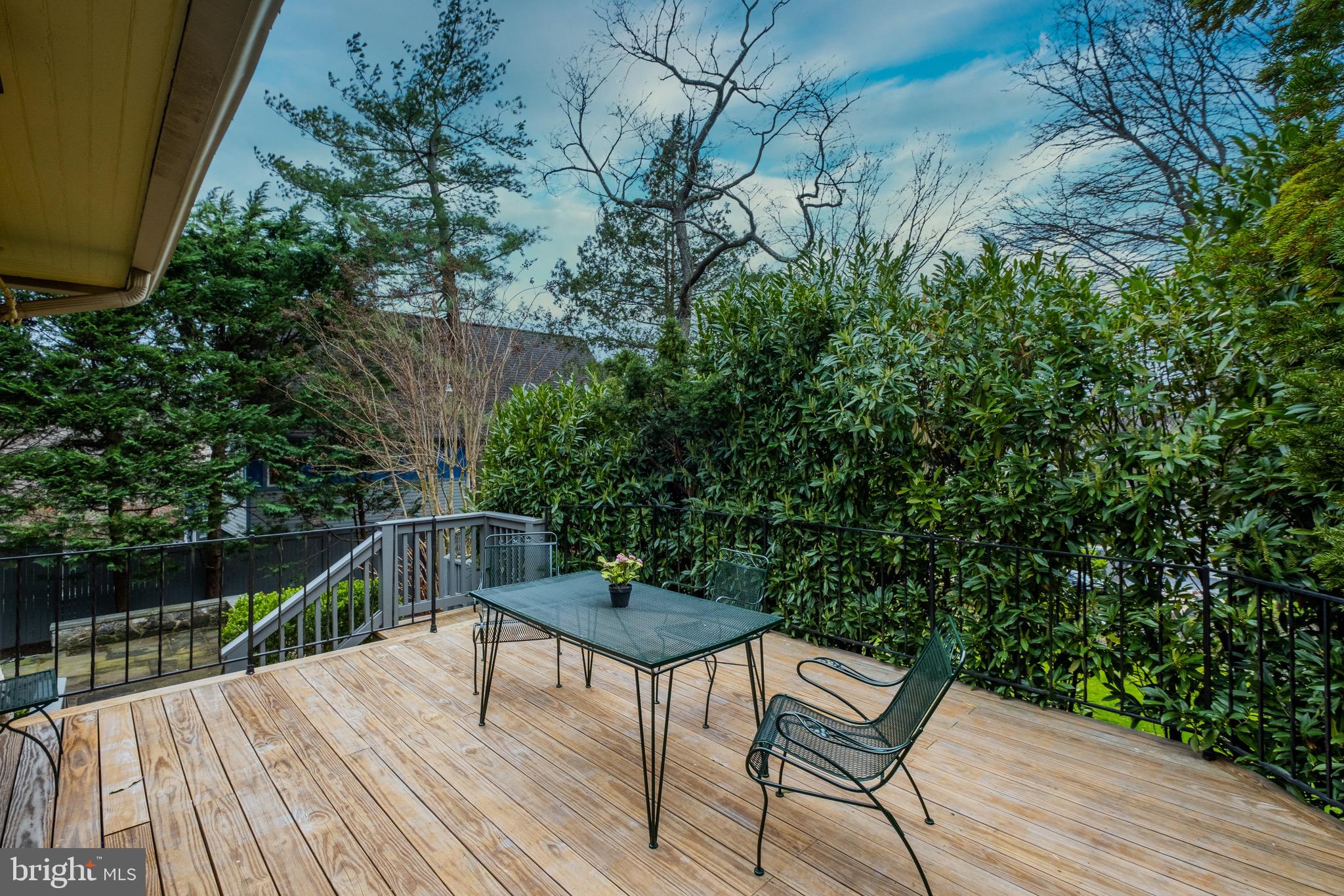 FOREST HILLS - Residential