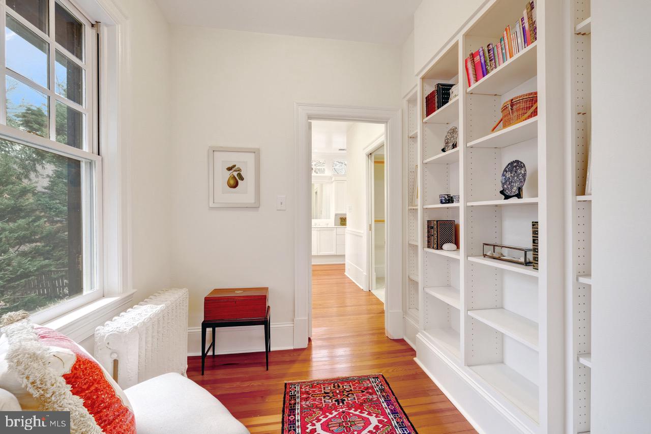FOREST HILLS - Residential