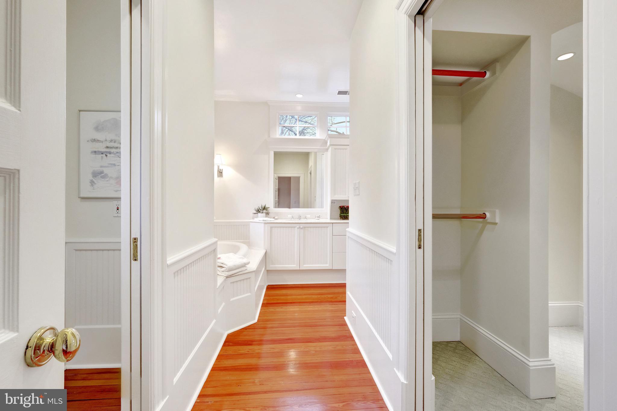 FOREST HILLS - Residential