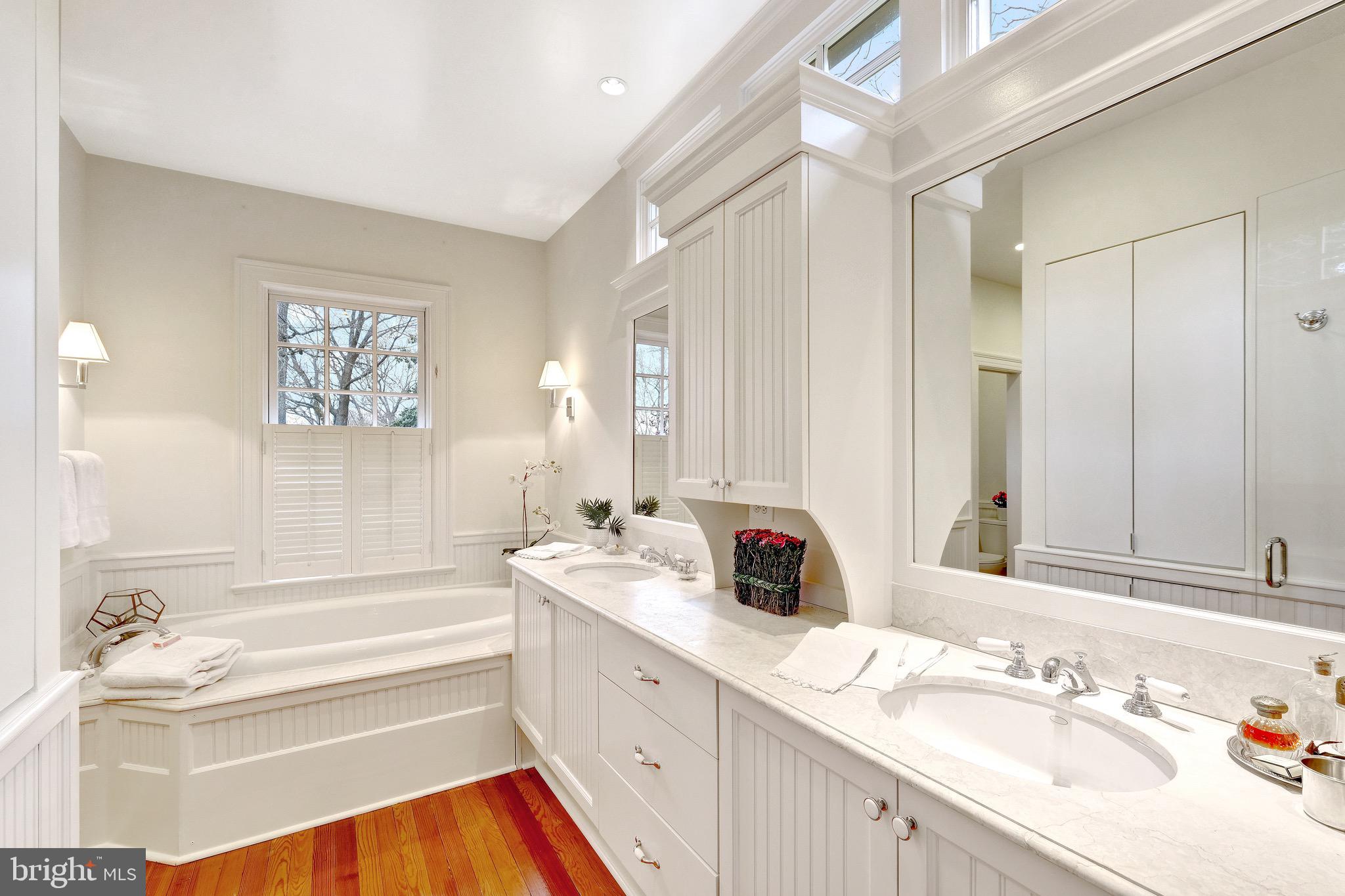 FOREST HILLS - Residential