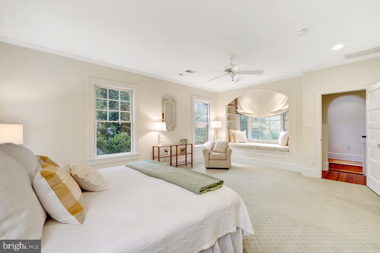 FOREST HILLS - Residential