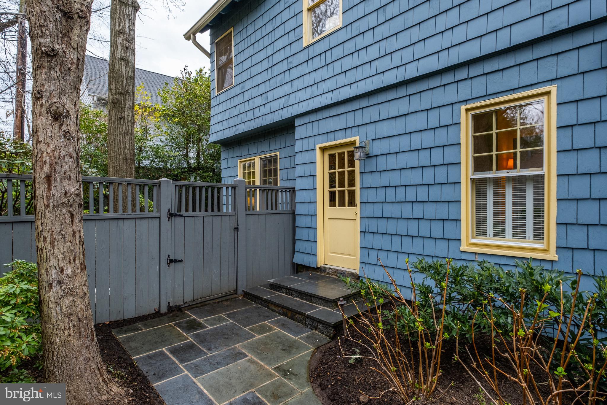 FOREST HILLS - Residential