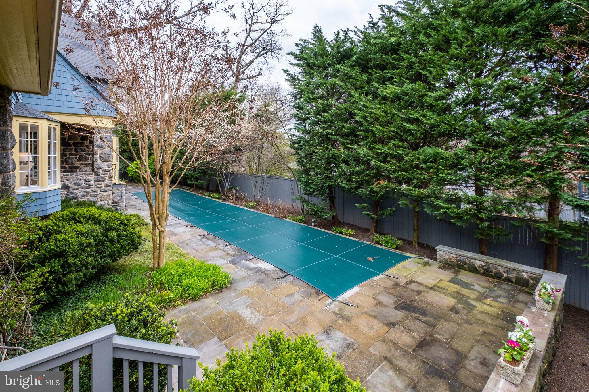 FOREST HILLS - Residential