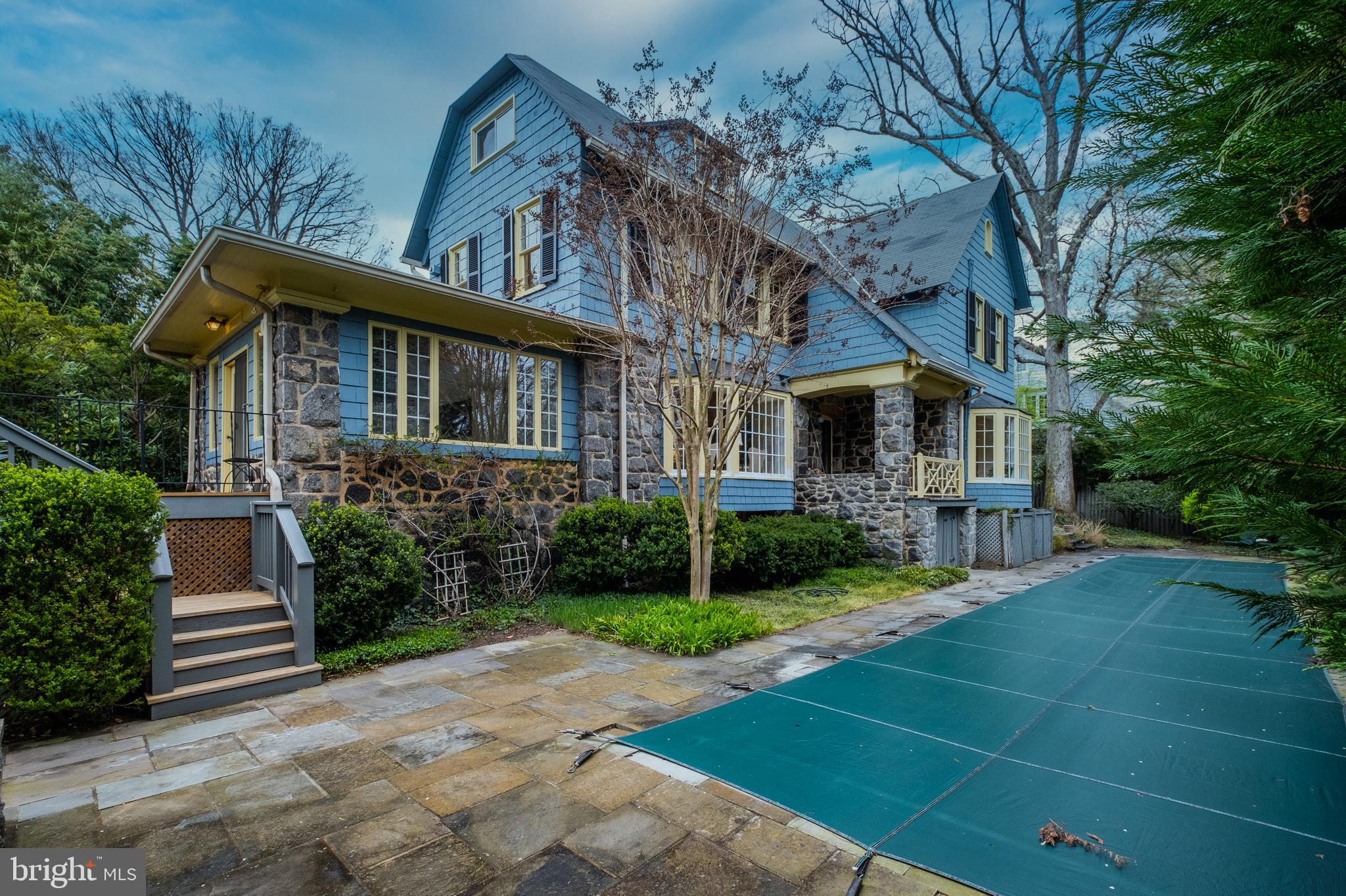 FOREST HILLS - Residential