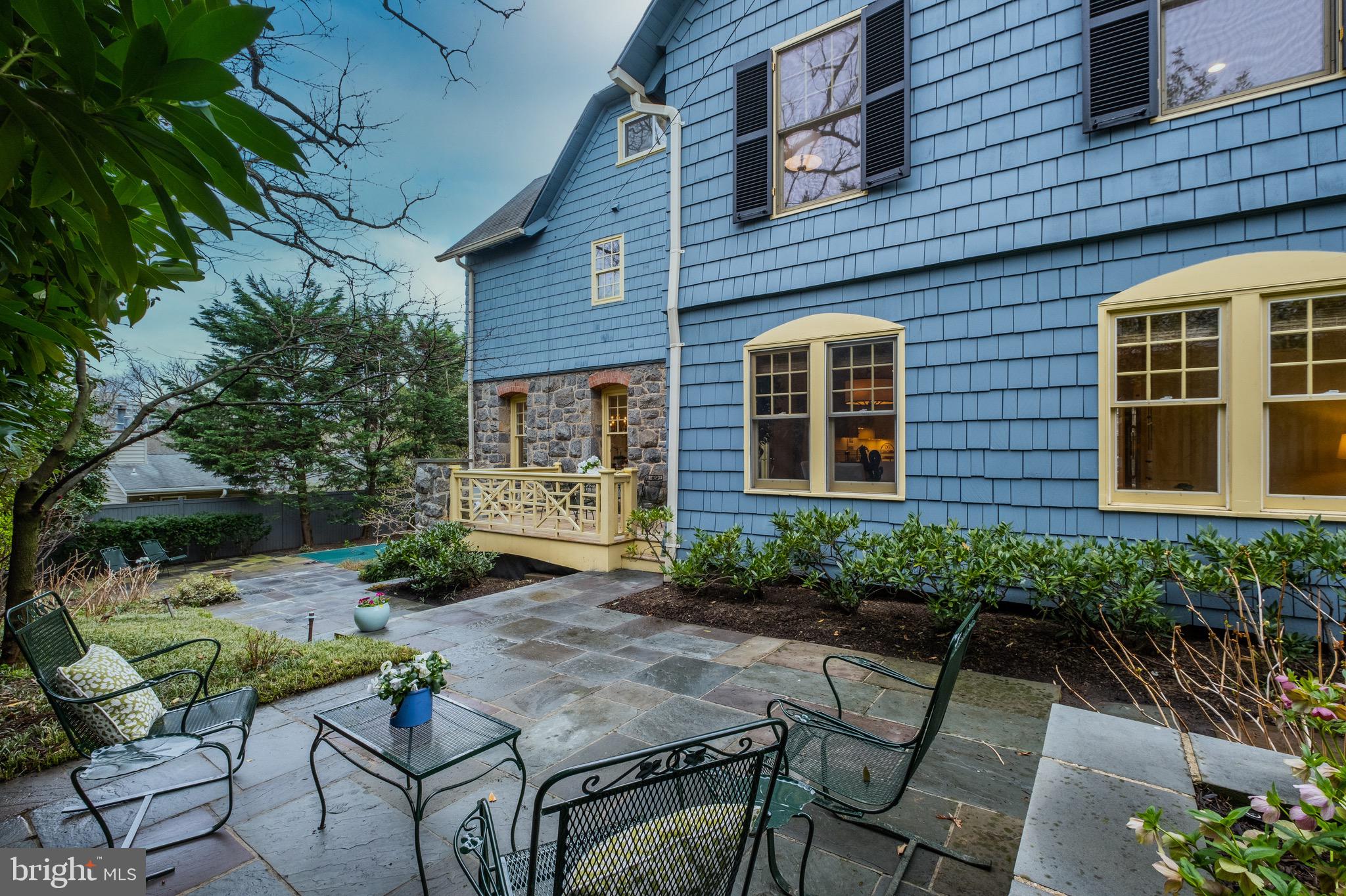 FOREST HILLS - Residential