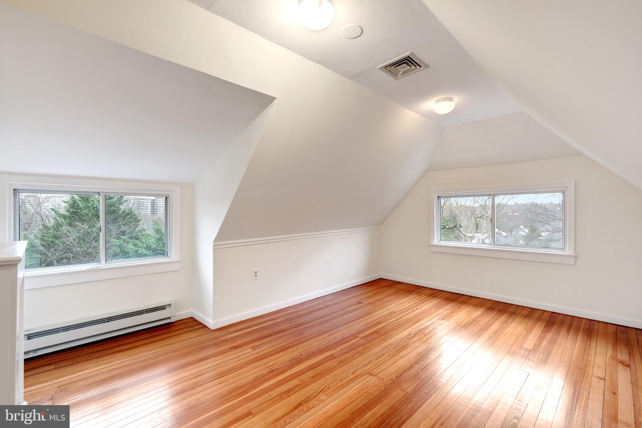 FOREST HILLS - Residential