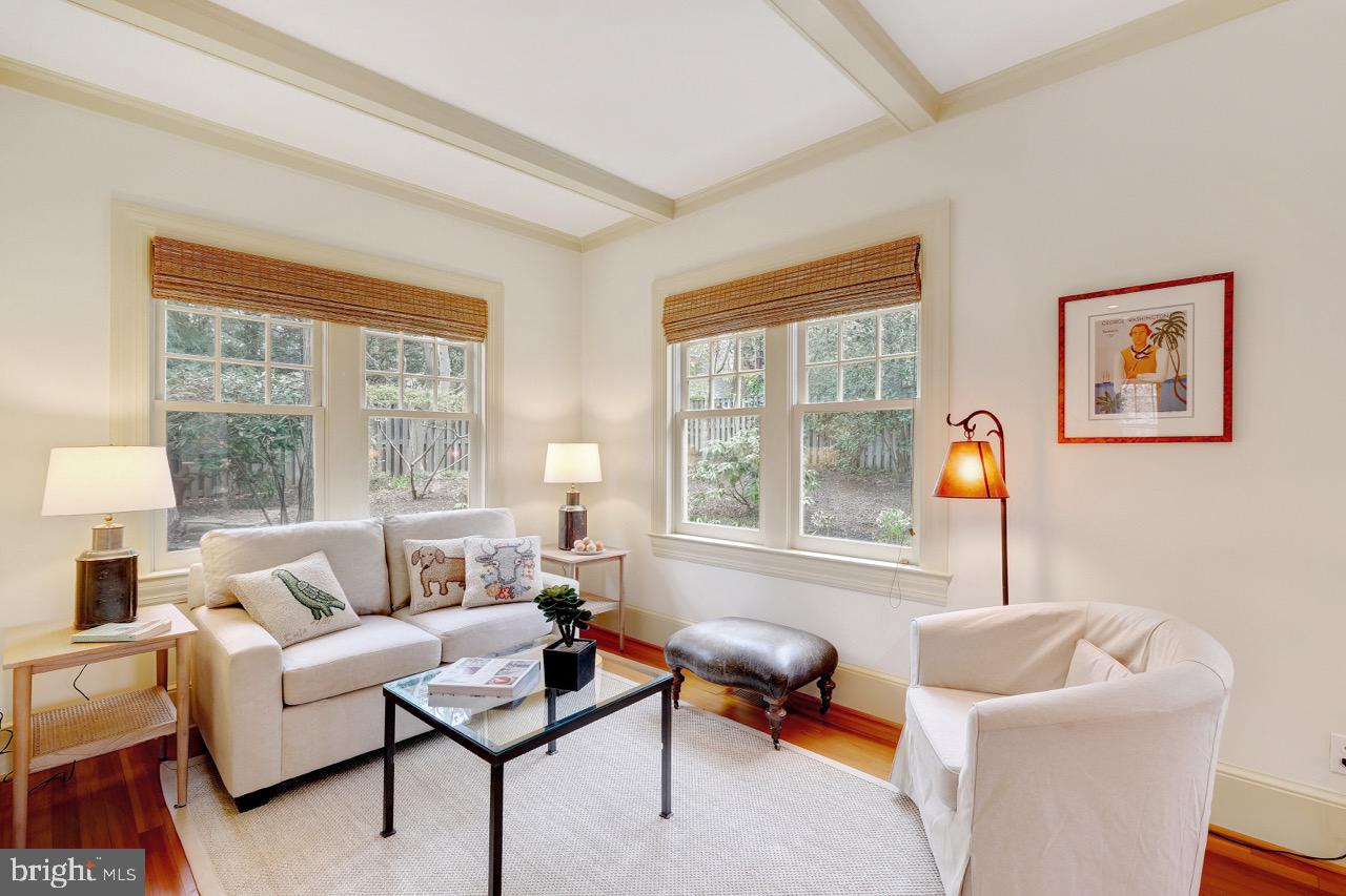 FOREST HILLS - Residential