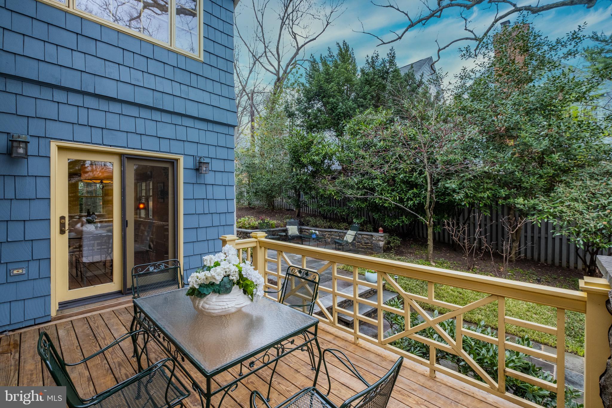 FOREST HILLS - Residential
