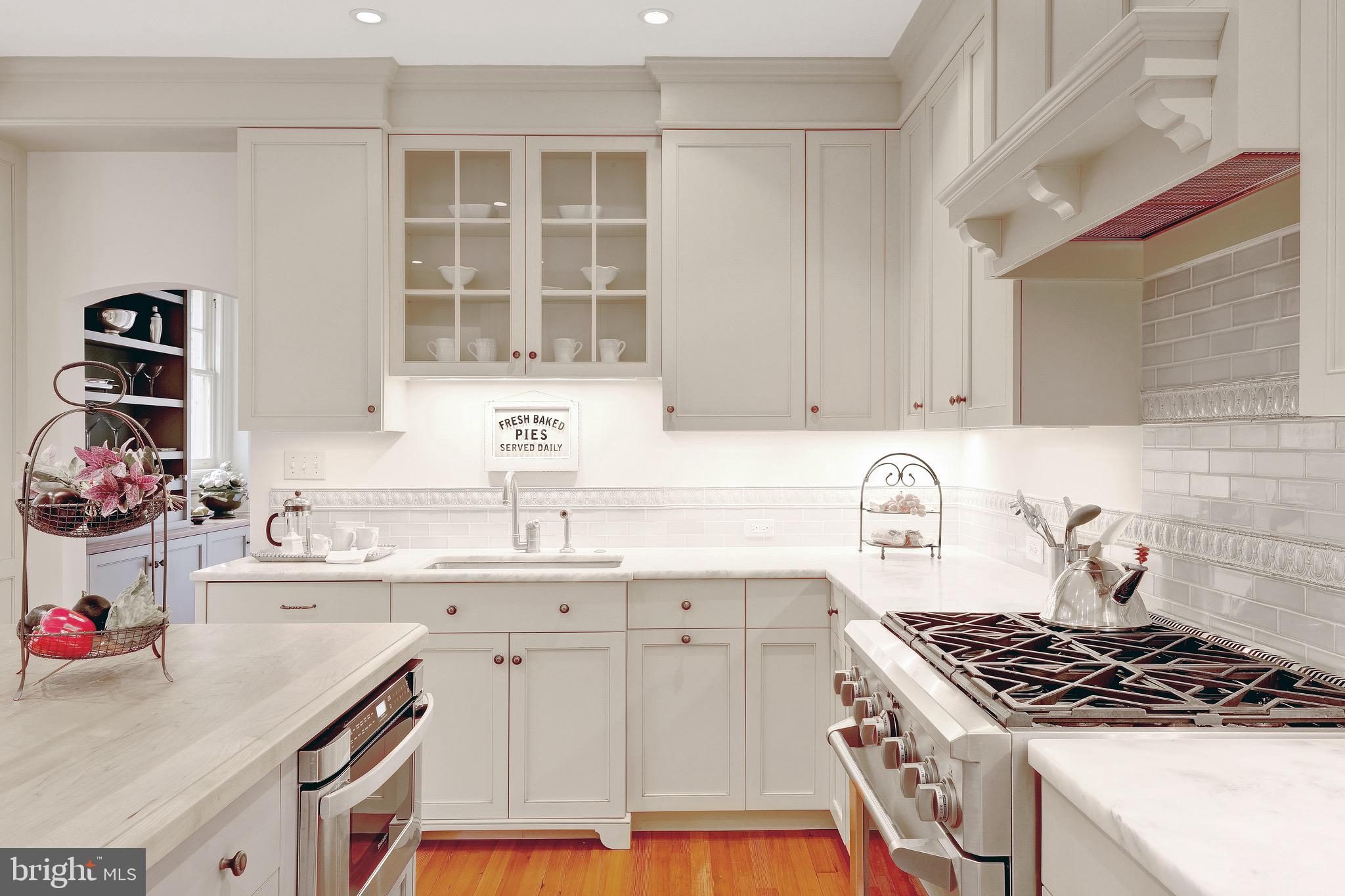 FOREST HILLS - Residential