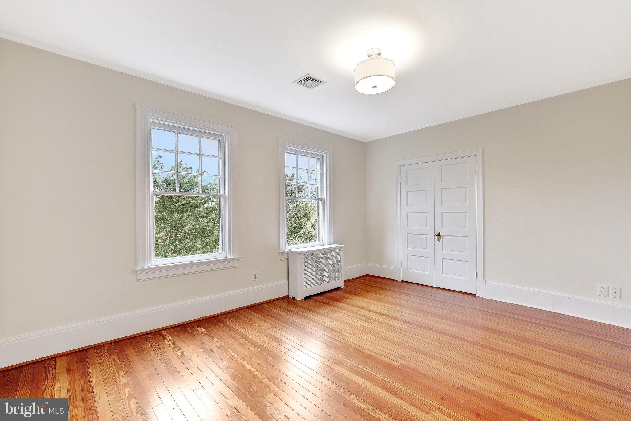 FOREST HILLS - Residential