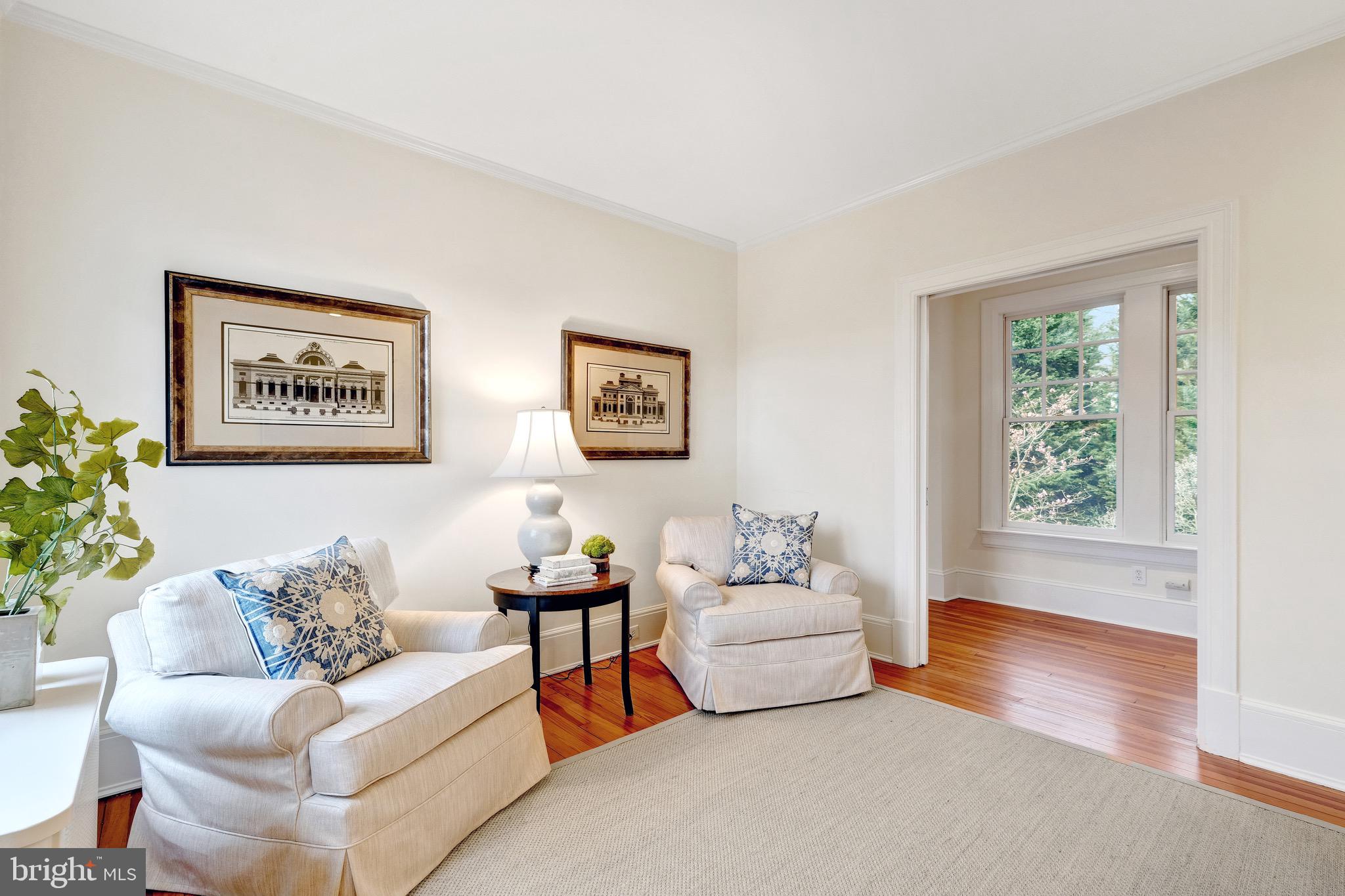 FOREST HILLS - Residential