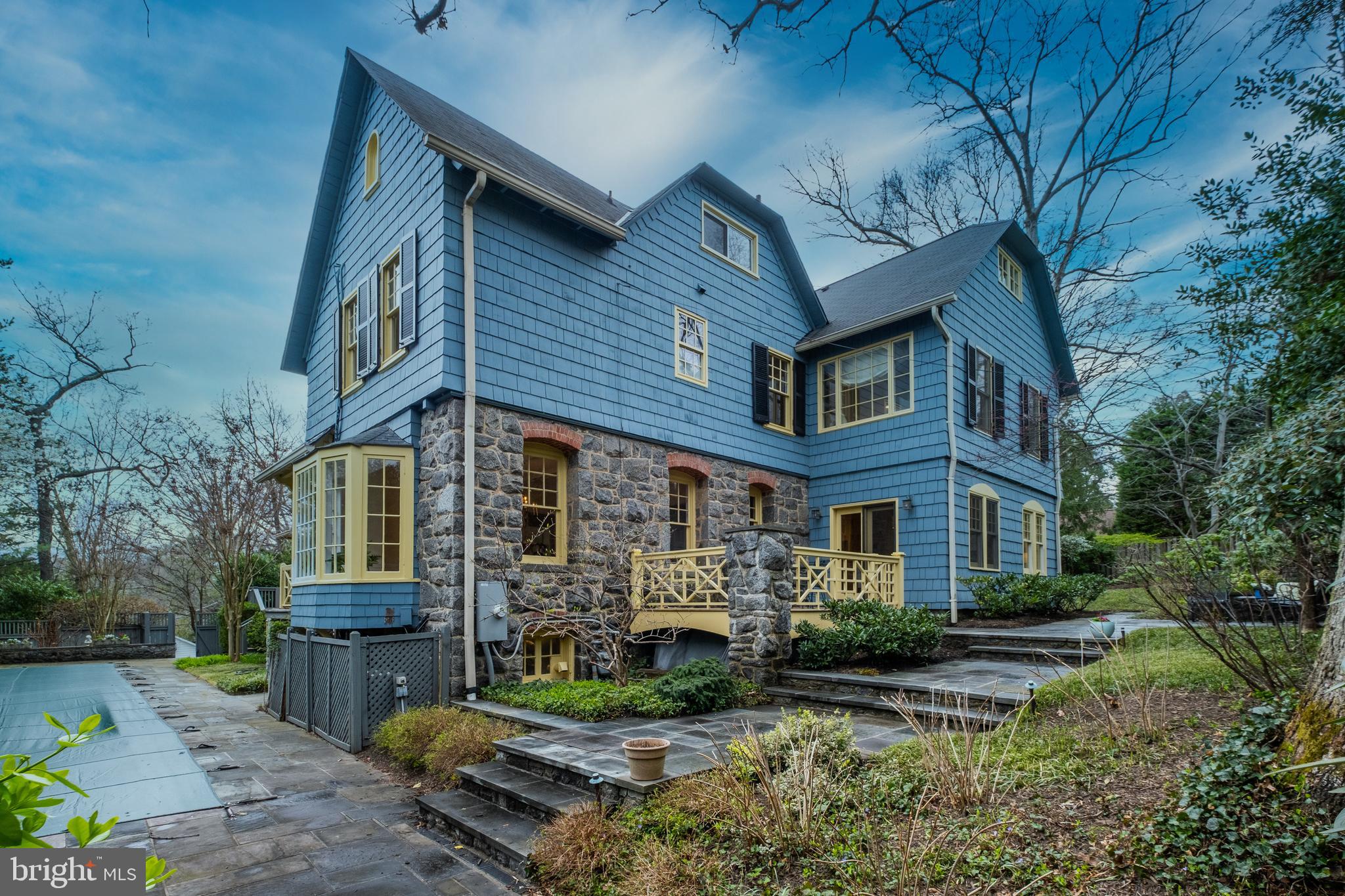 FOREST HILLS - Residential